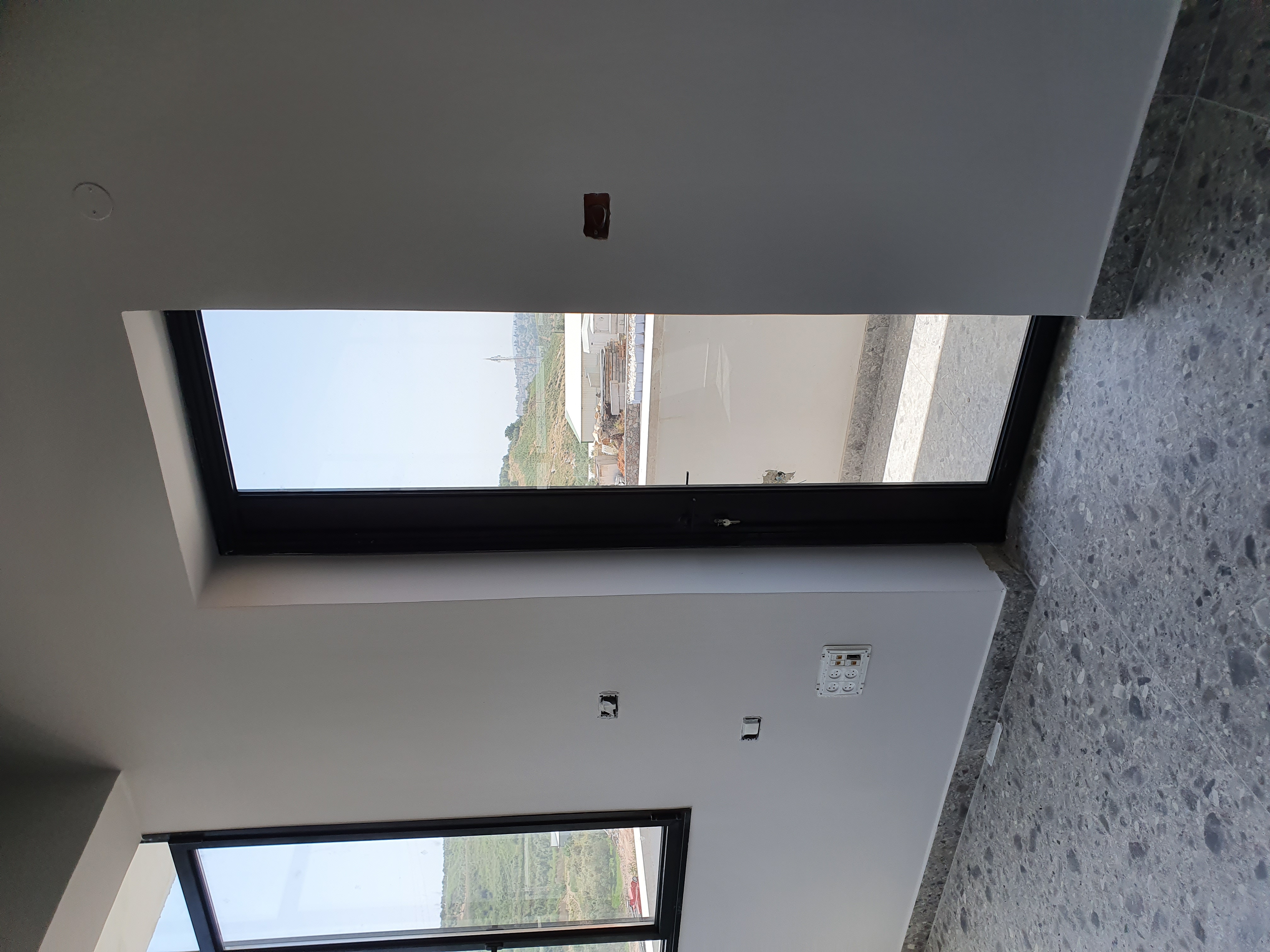 דלתות אלומיניום וזכוכית