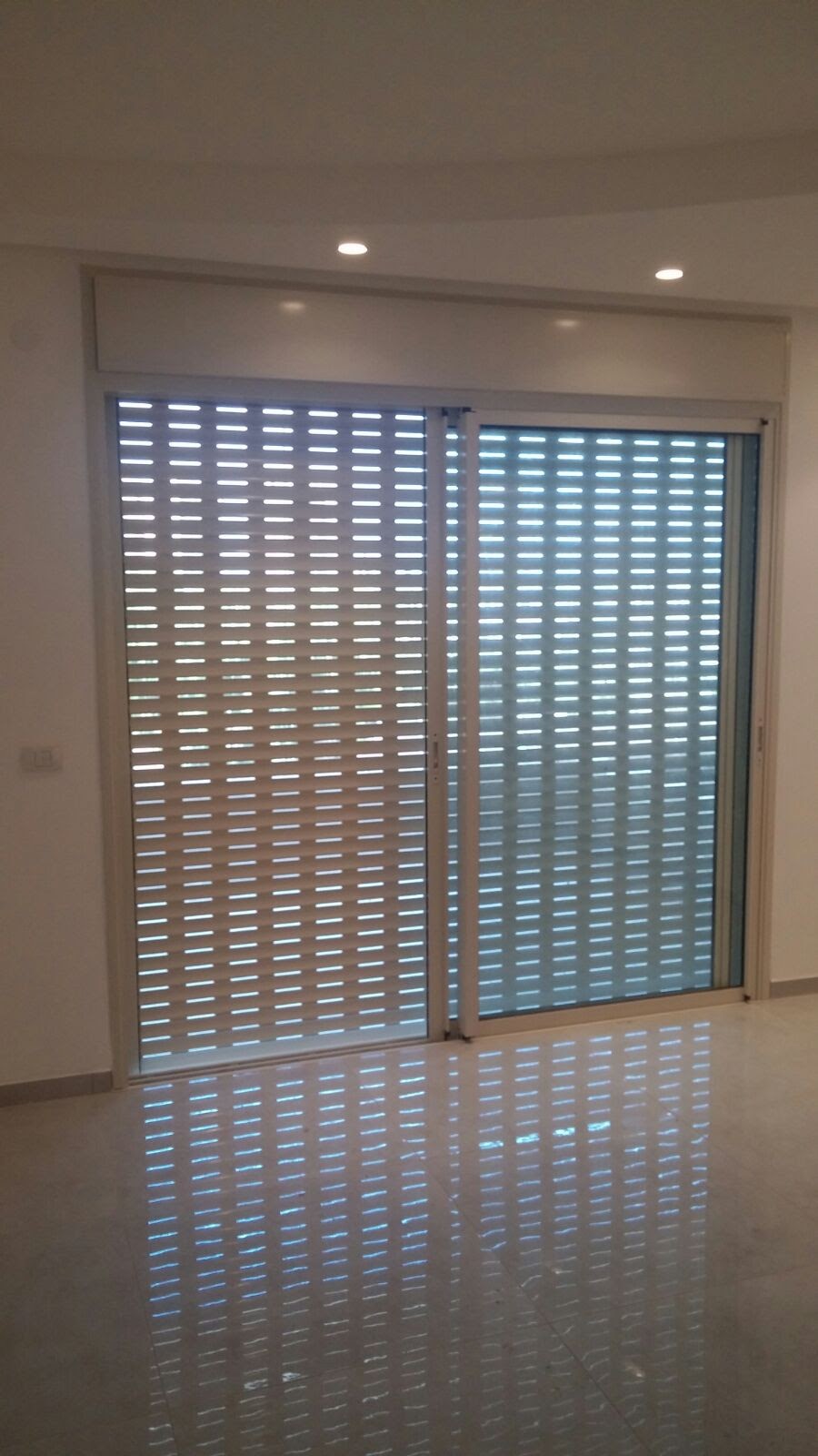 דלתות אלומיניום וזכוכית