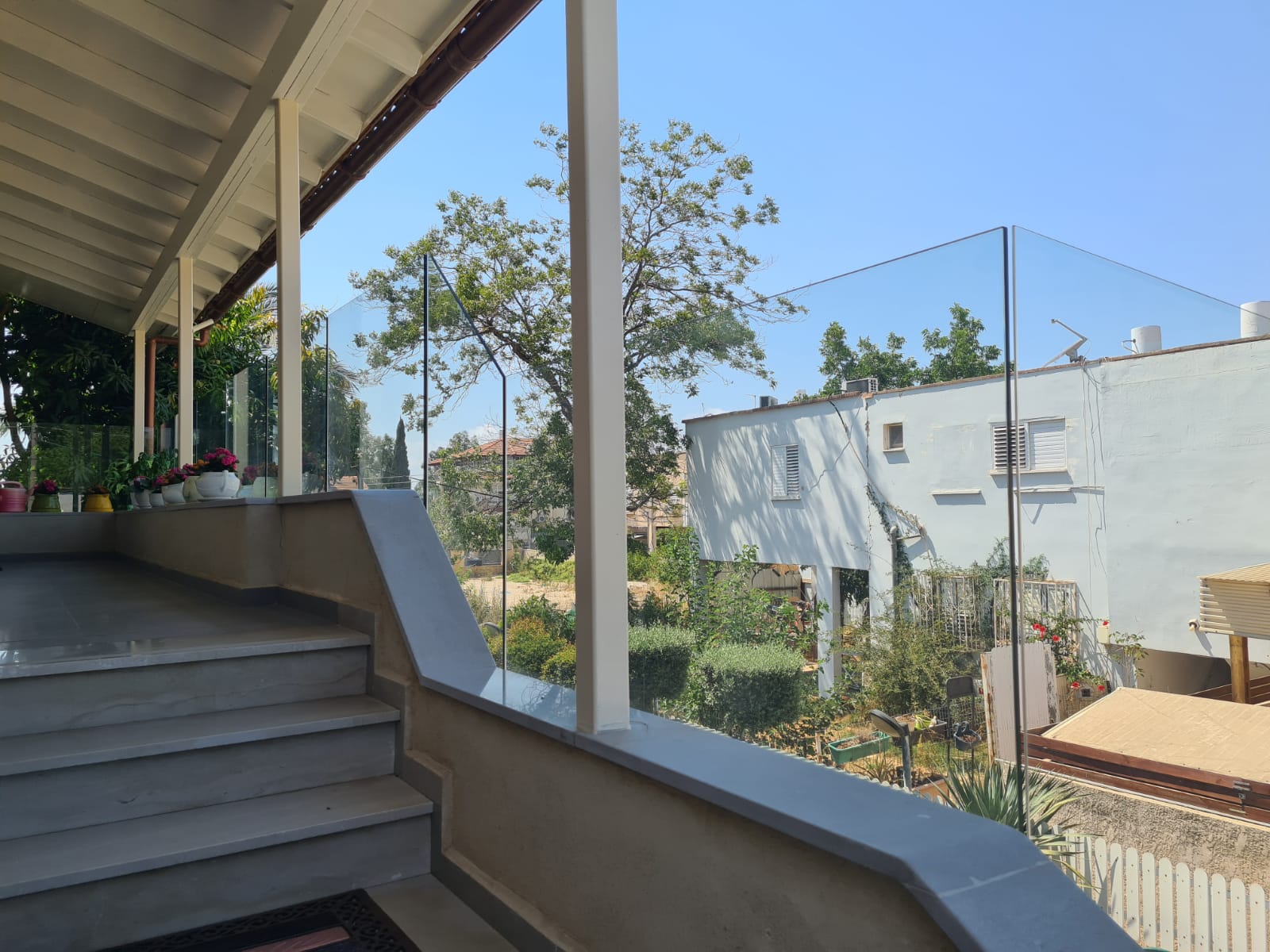 מעקות למרפסת