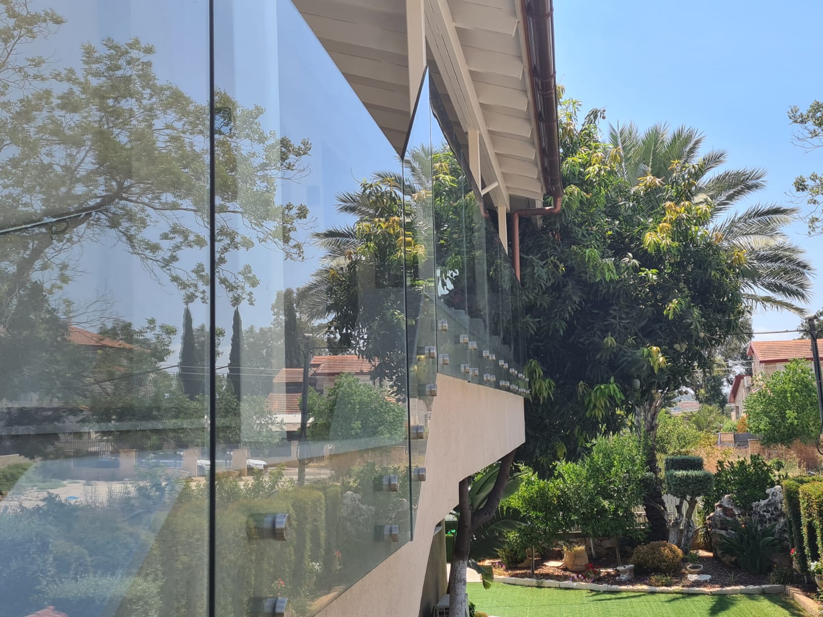 מעקות למרפסת