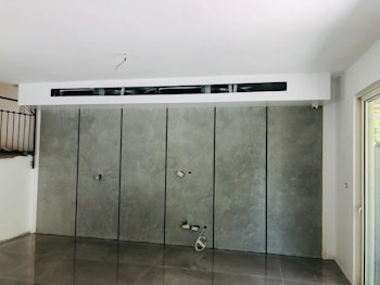 קיר סלון דקורטיבי מיקרוטופינג