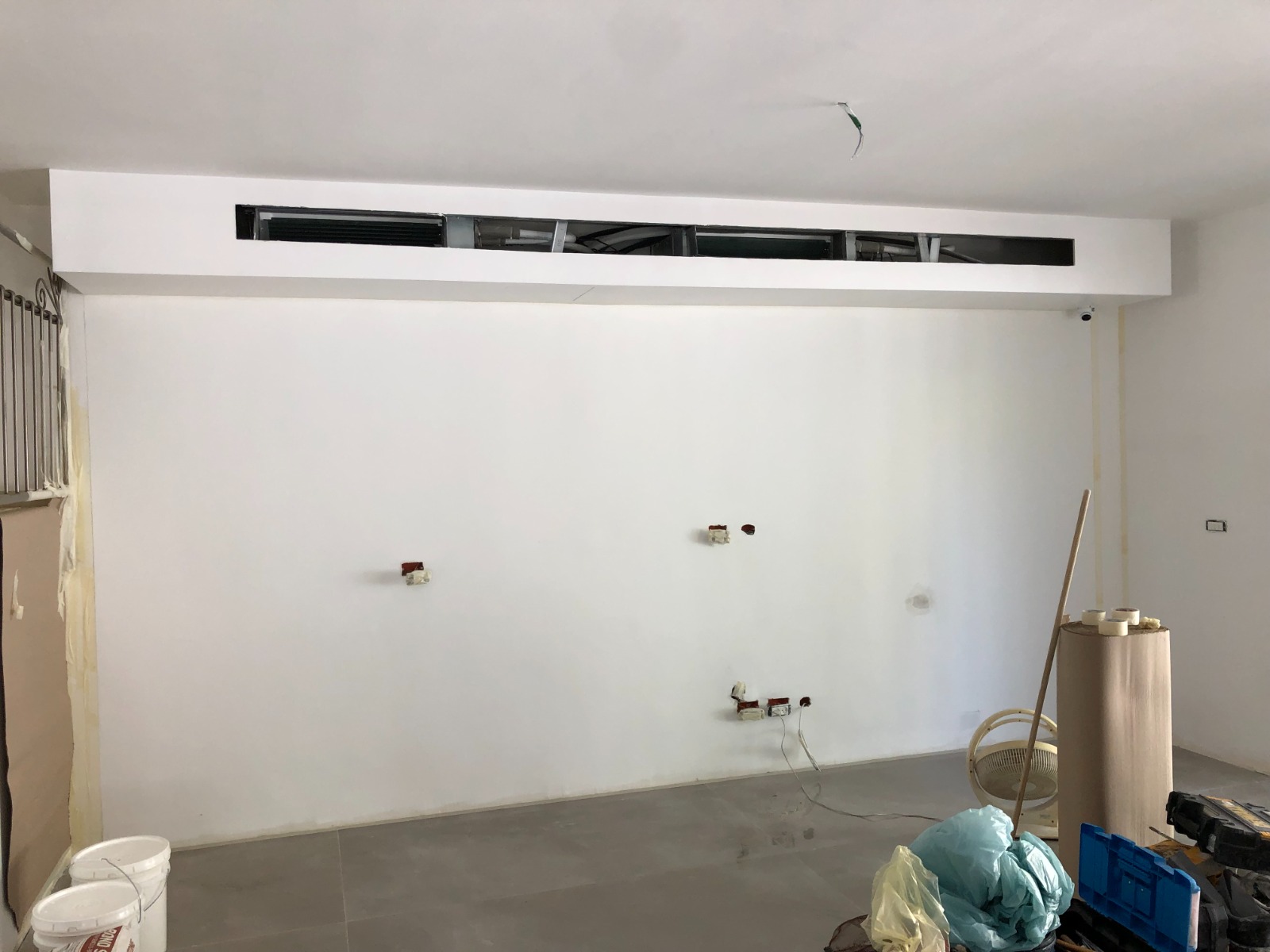 קיר סלון דקורטיבי מיקרוטופינג