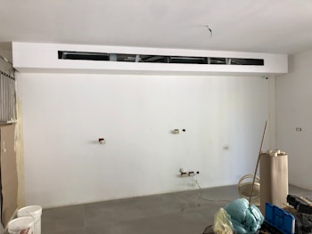 קיר סלון דקורטיבי מיקרוטופינג