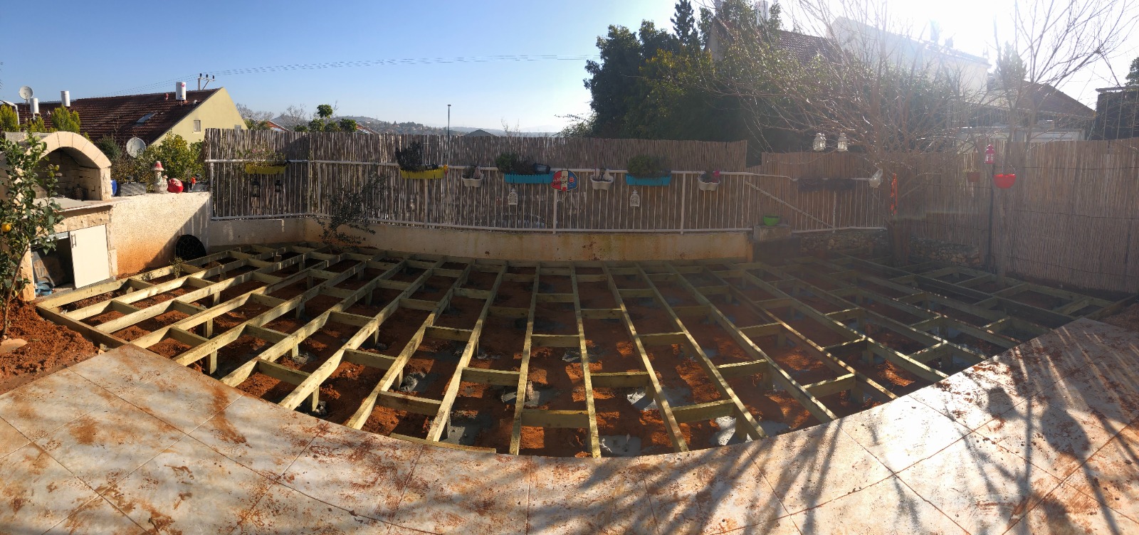 עבודת דק כ-70 מטר רבוע