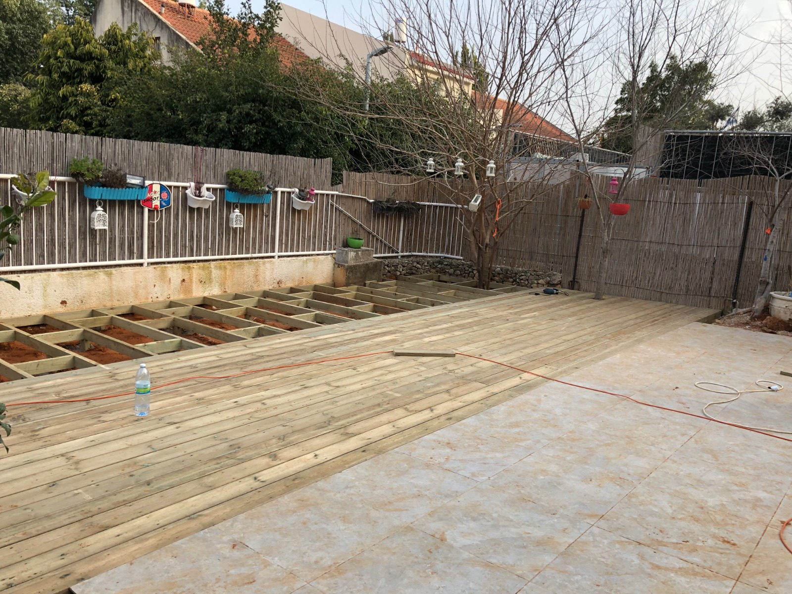 עבודת דק כ-70 מטר רבוע