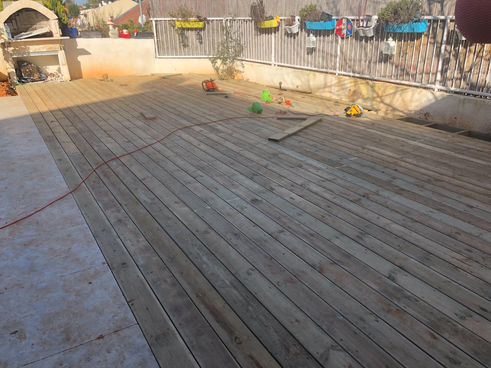 עבודת דק כ-70 מטר רבוע