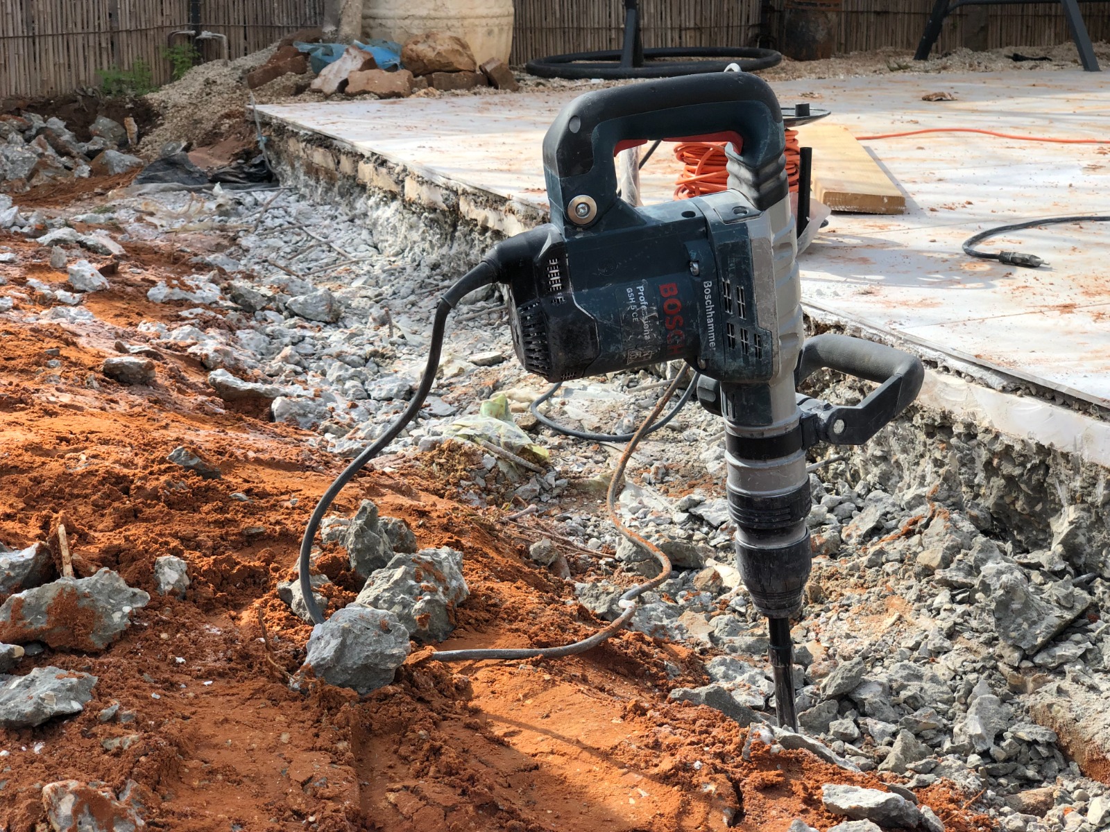 עבודת דק כ-70 מטר רבוע