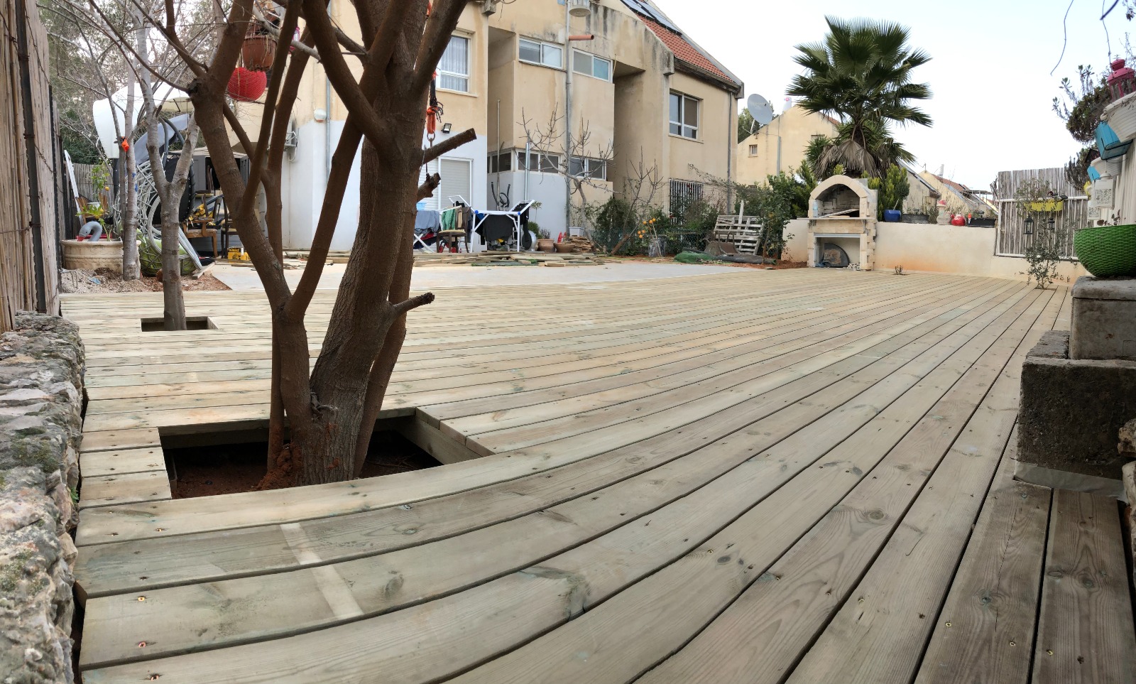 עבודת דק כ-70 מטר רבוע