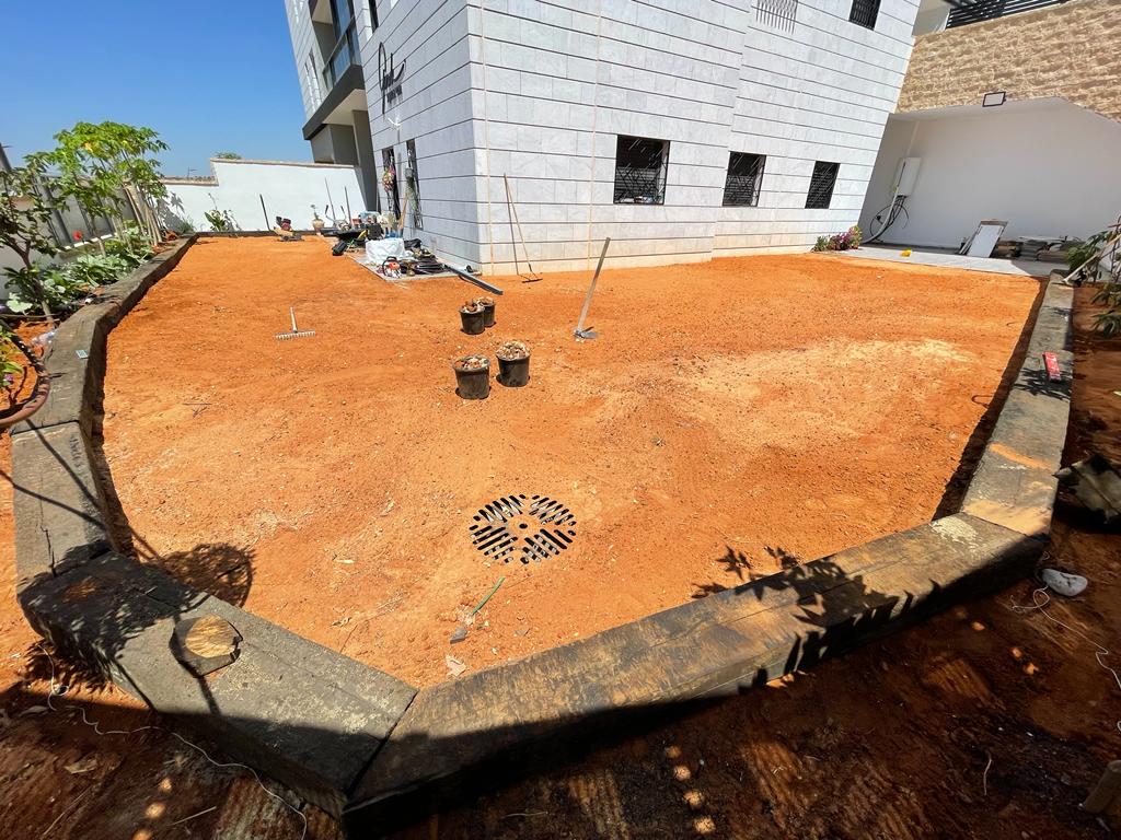 הקמת גינה , כולל מערכת השקיה ותאורה