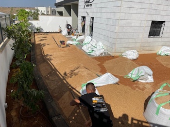 הקמת גינה , כולל מערכת השקיה ותאורה