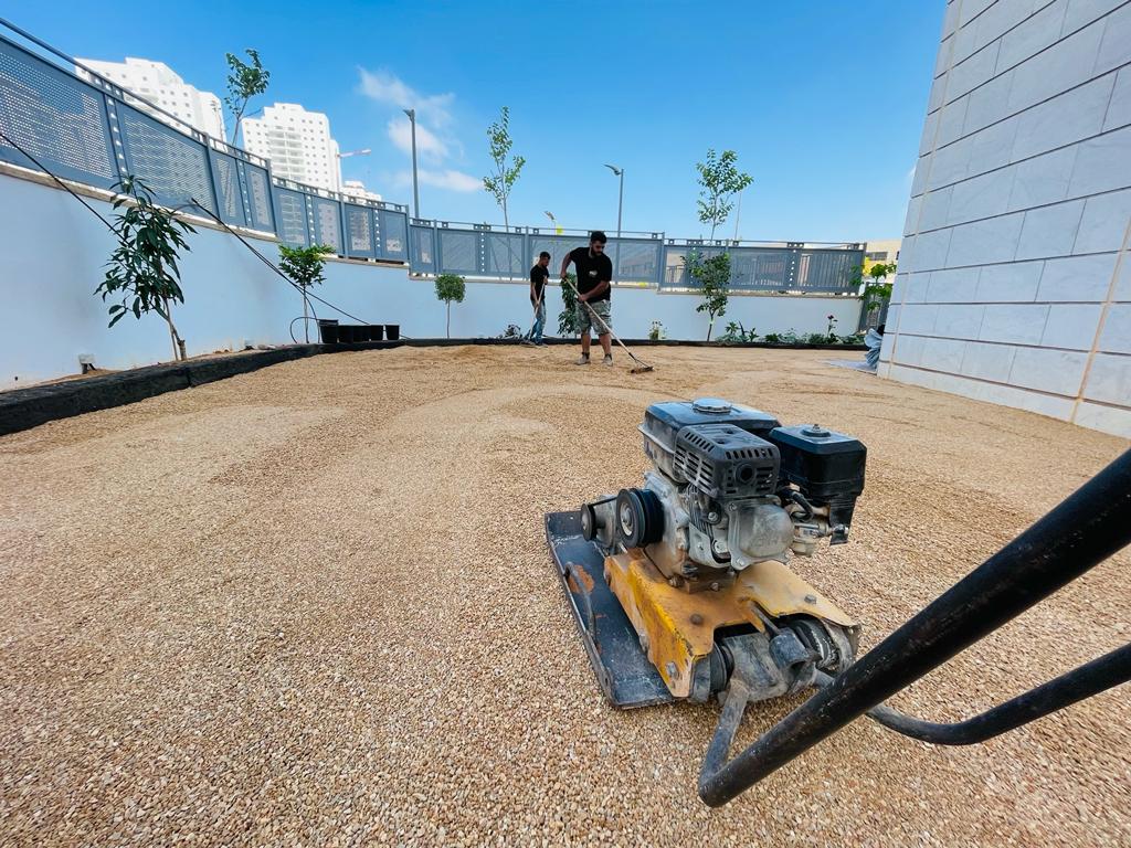 הקמת גינה , כולל מערכת השקיה ותאורה