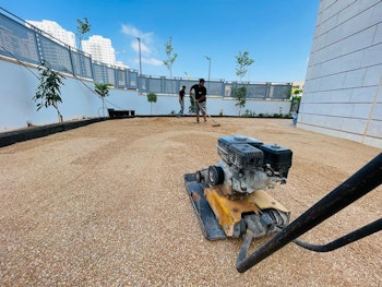 הקמת גינה , כולל מערכת השקיה ותאורה