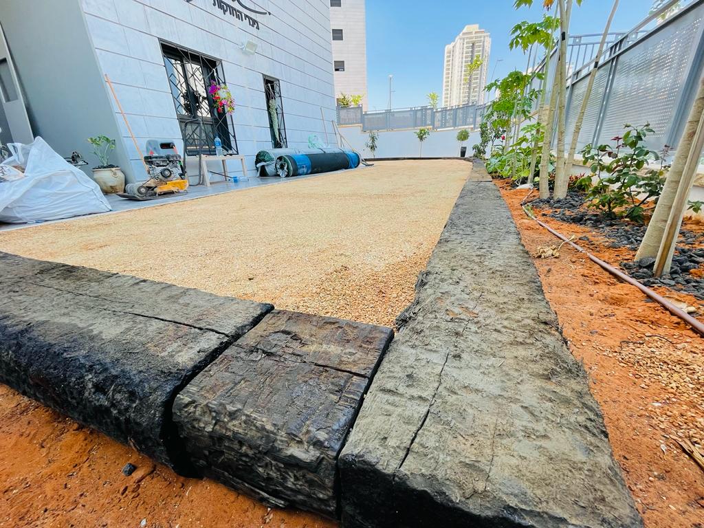 הקמת גינה , כולל מערכת השקיה ותאורה