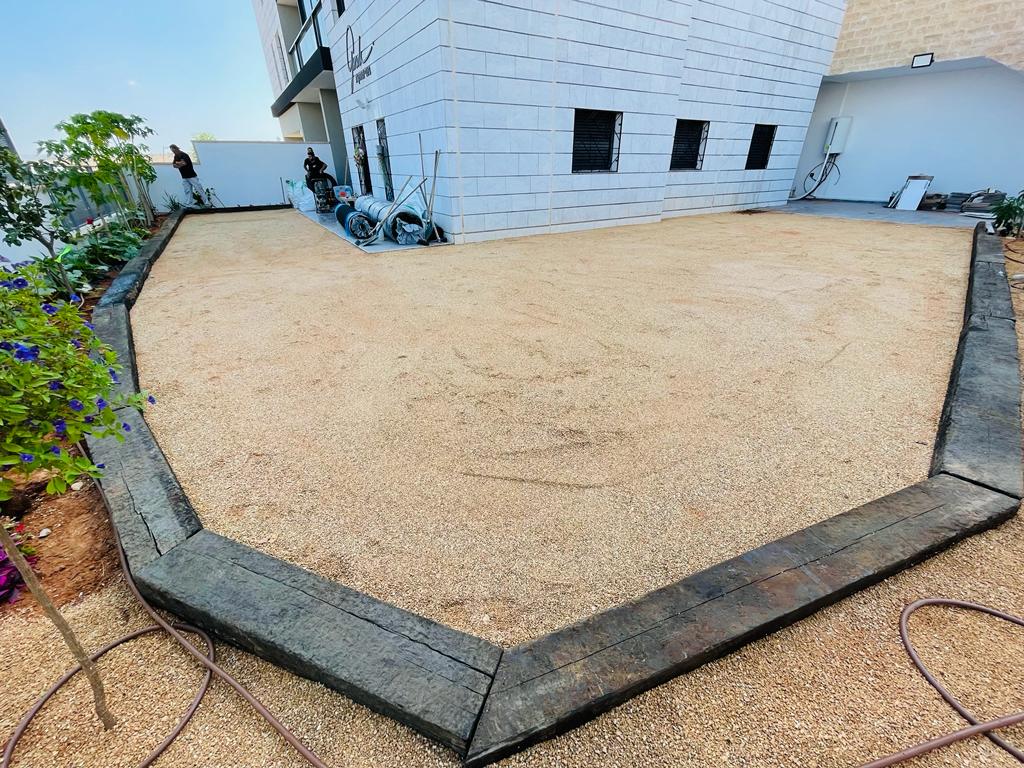 הקמת גינה , כולל מערכת השקיה ותאורה