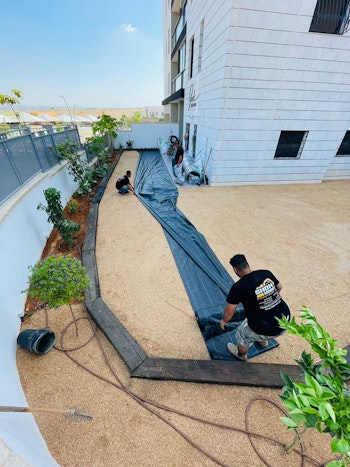 הקמת גינה , כולל מערכת השקיה ותאורה