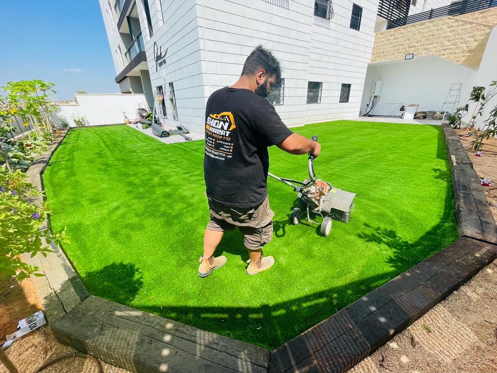 הקמת גינה , כולל מערכת השקיה ותאורה