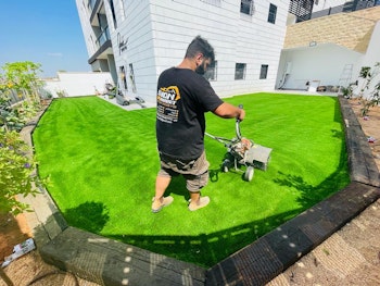 הקמת גינה , כולל מערכת השקיה ותאורה