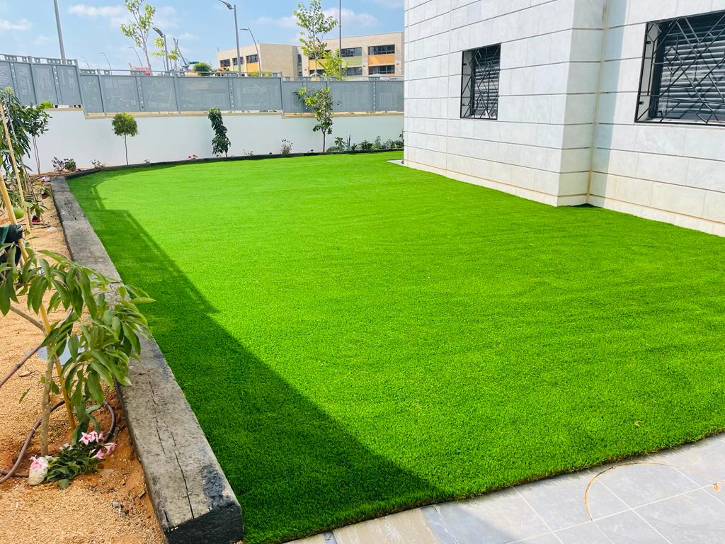 הקמת גינה , כולל מערכת השקיה ותאורה