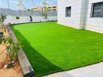 הקמת גינה , כולל מערכת השקיה ותאורה