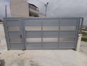 דלתות כניסה