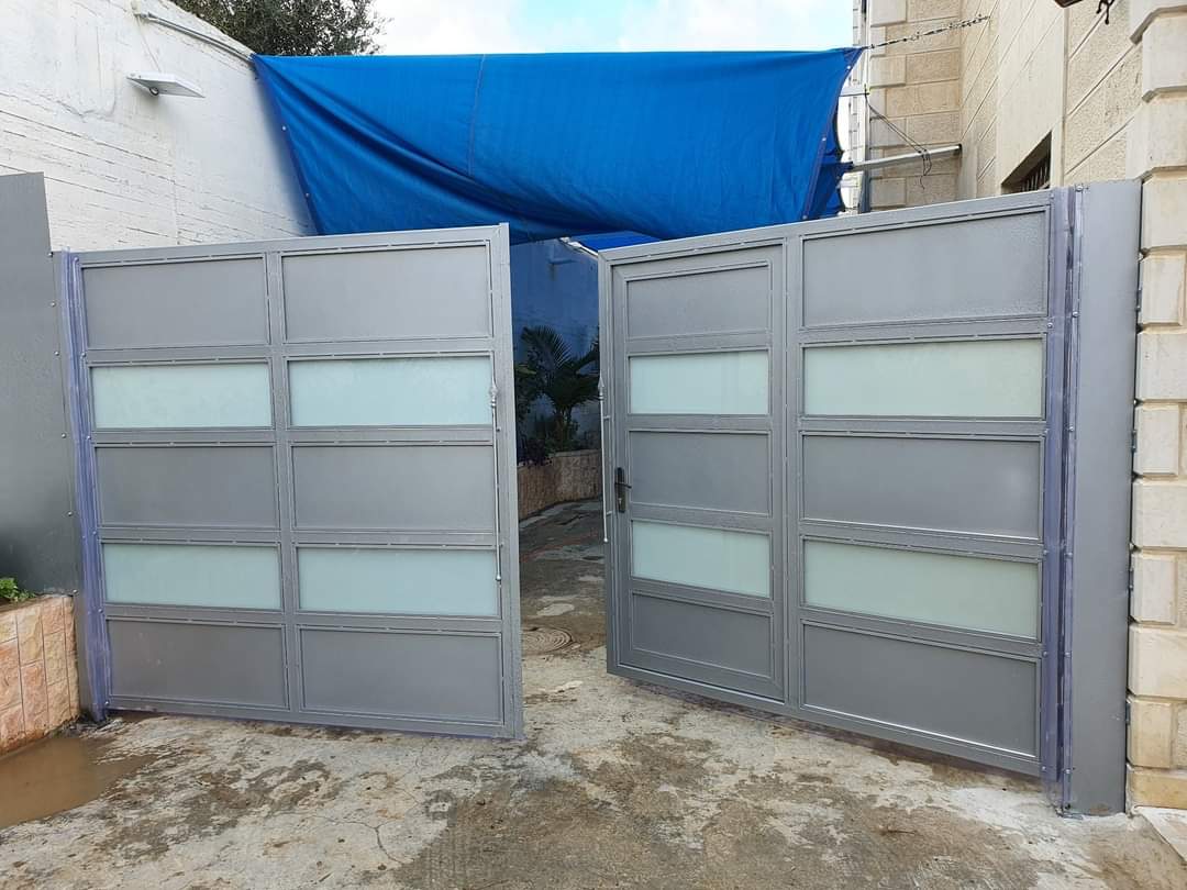 דלתות כניסה