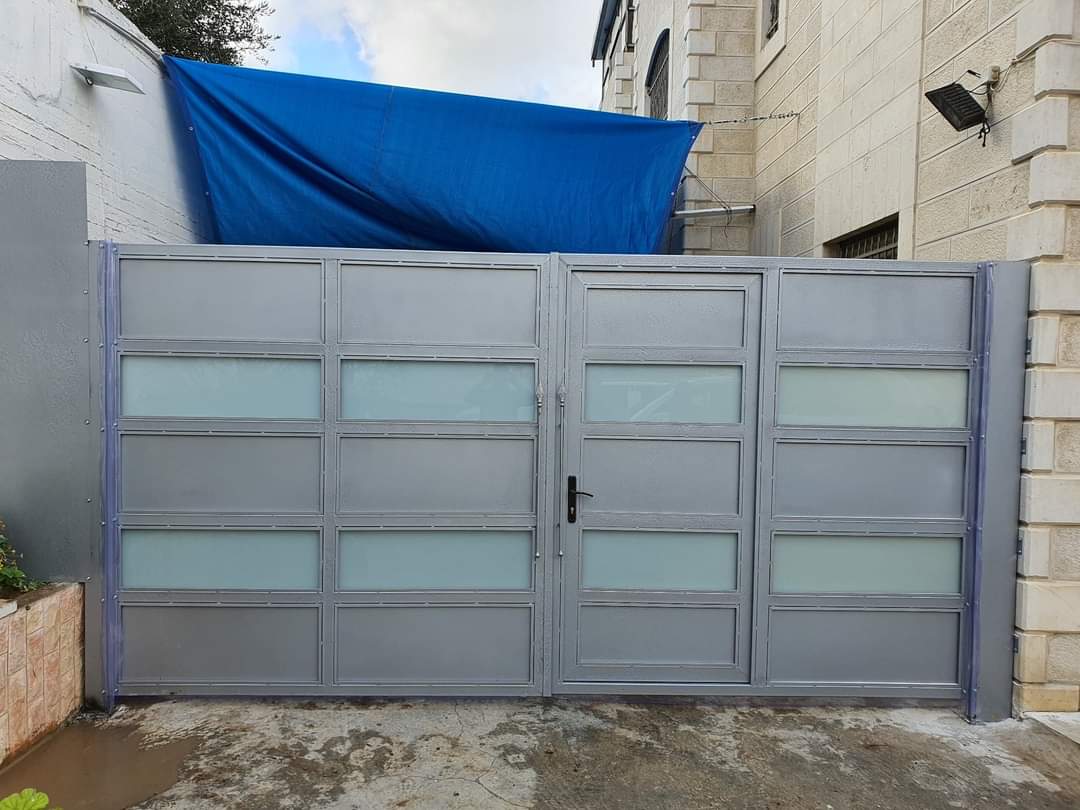 דלתות כניסה