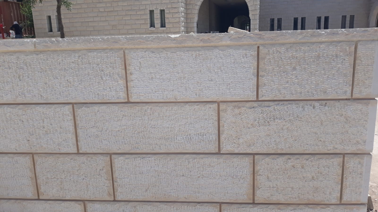 בריקים מאבן