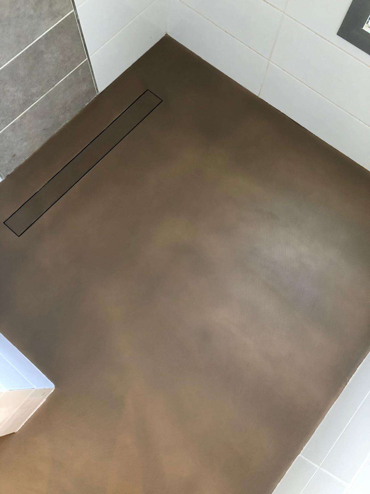 מיקרוטופינג גוון חום לפני ואחרי.