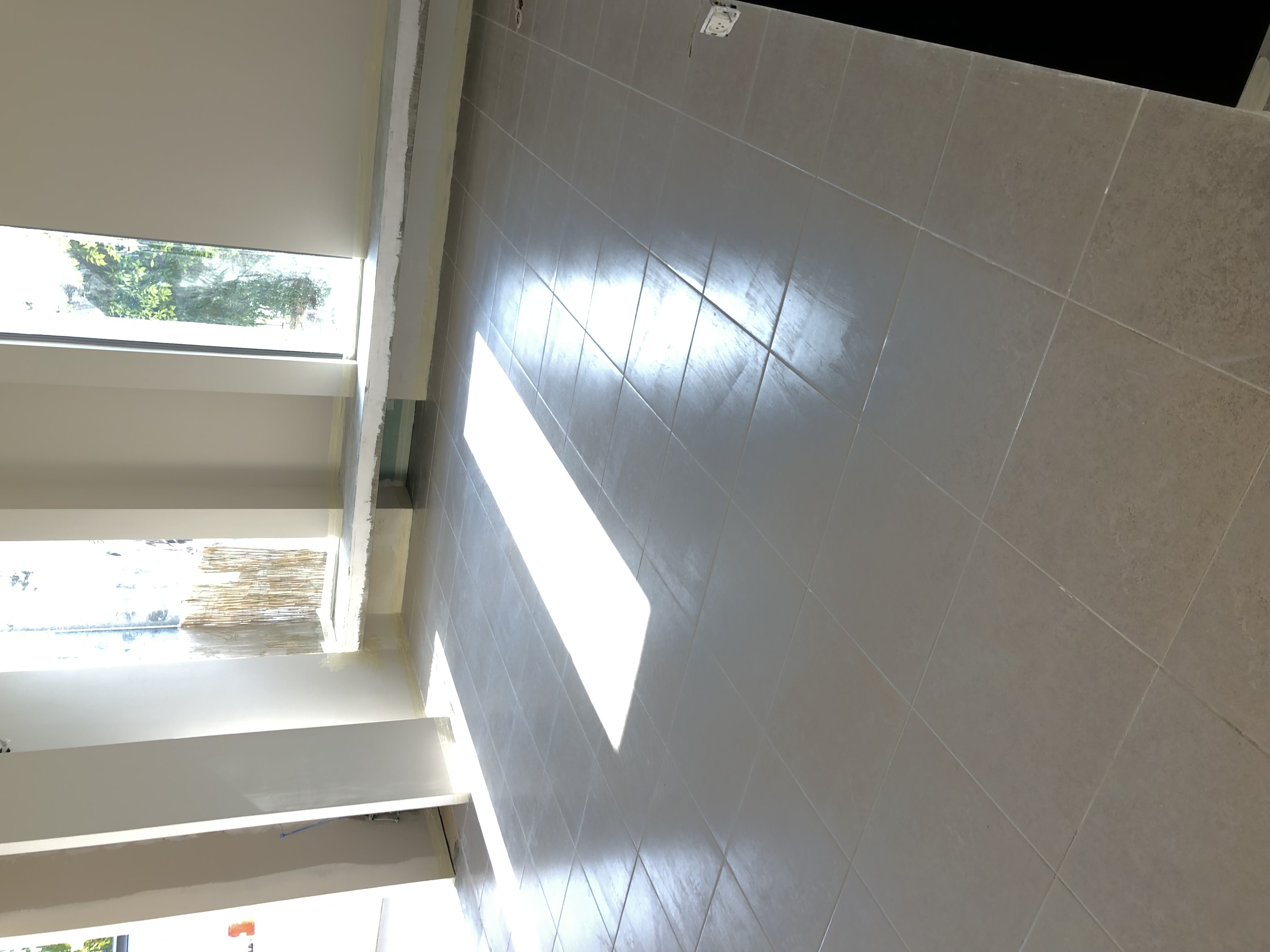 מיקרוטופינג גוון חום לפני ואחרי.