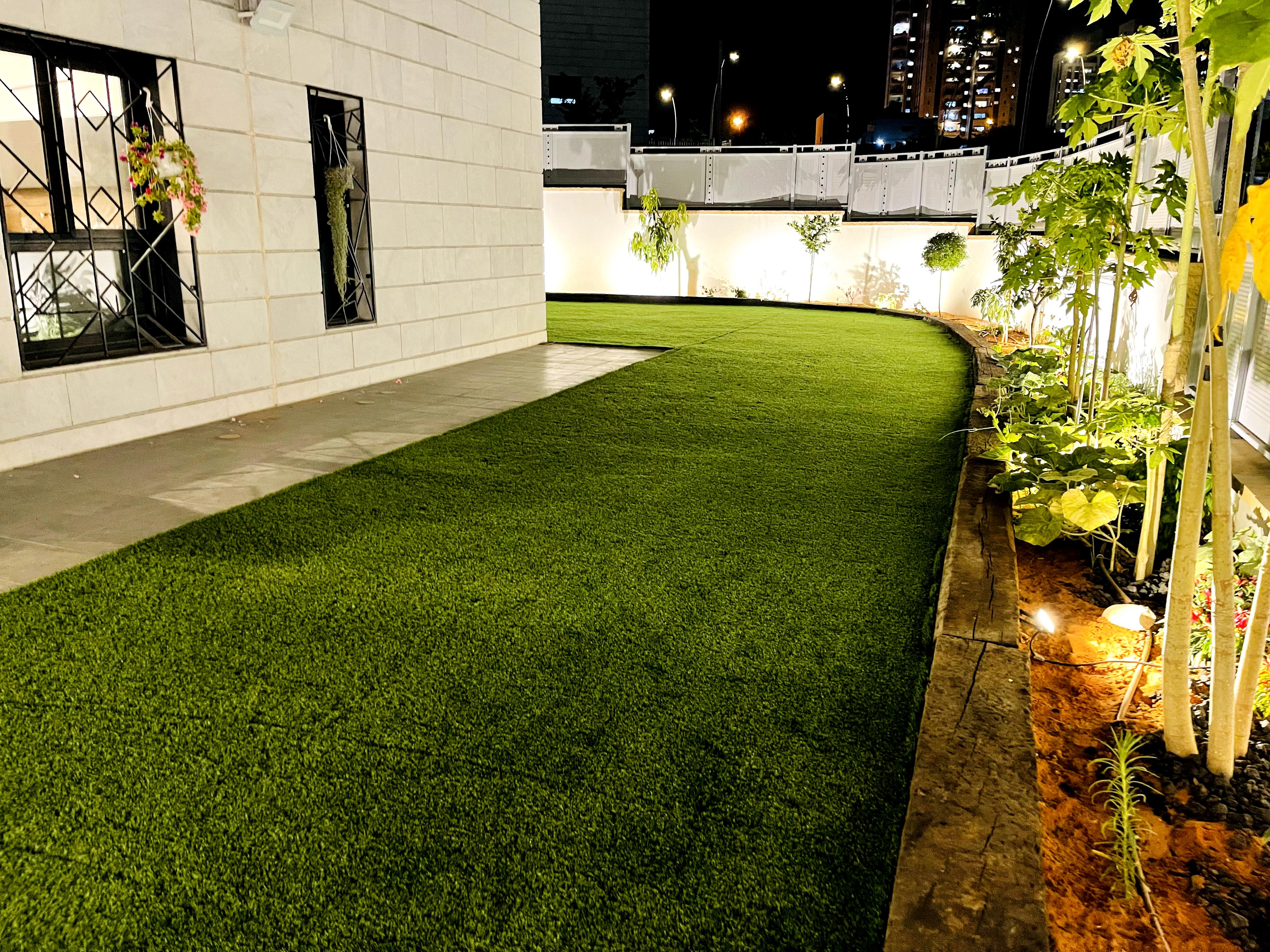 הקמת גינה , כולל מערכת השקיה ותאורה