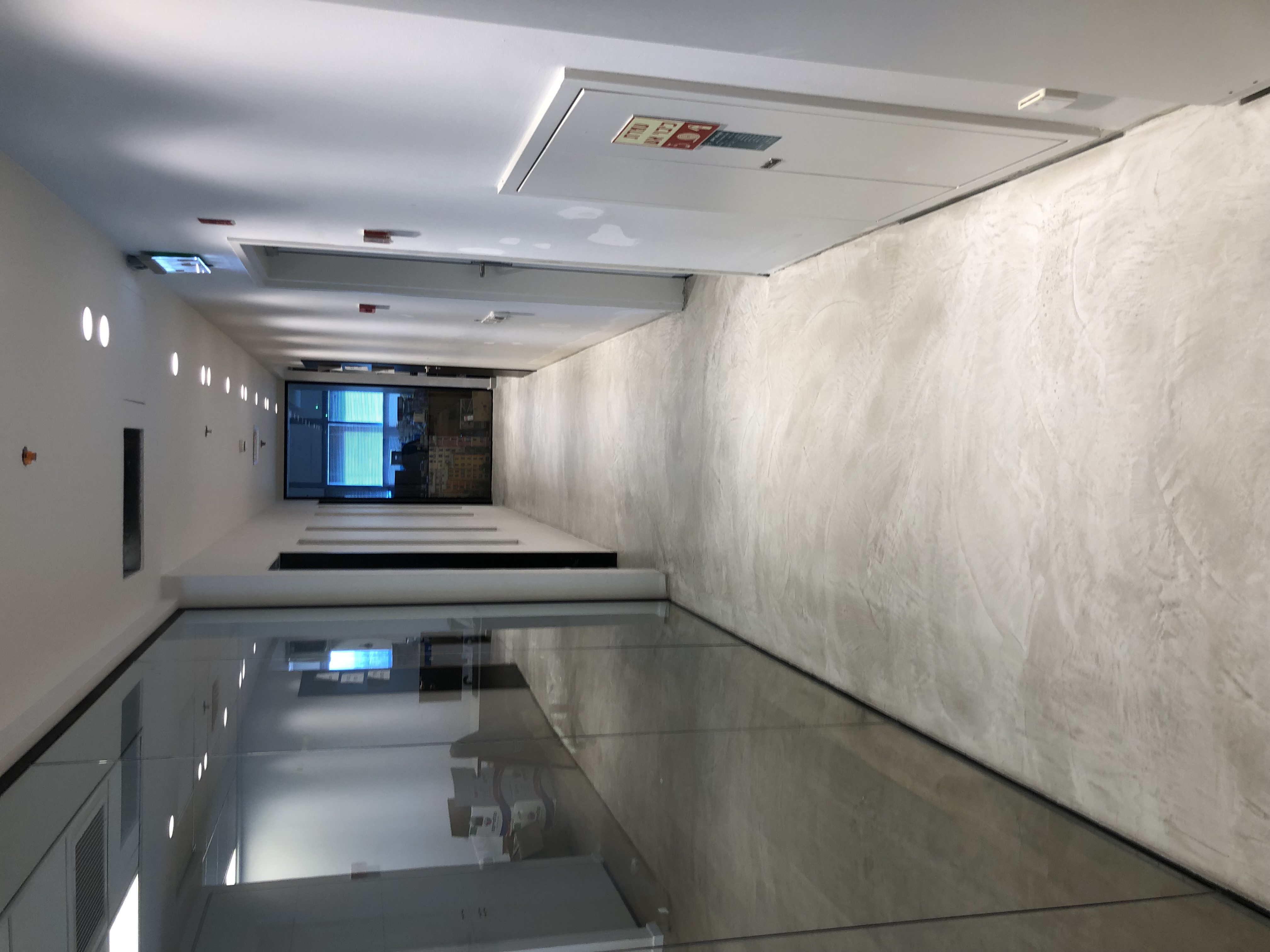 בניין בית טיוטה  חיפוי ריצפה לפני ואחרי