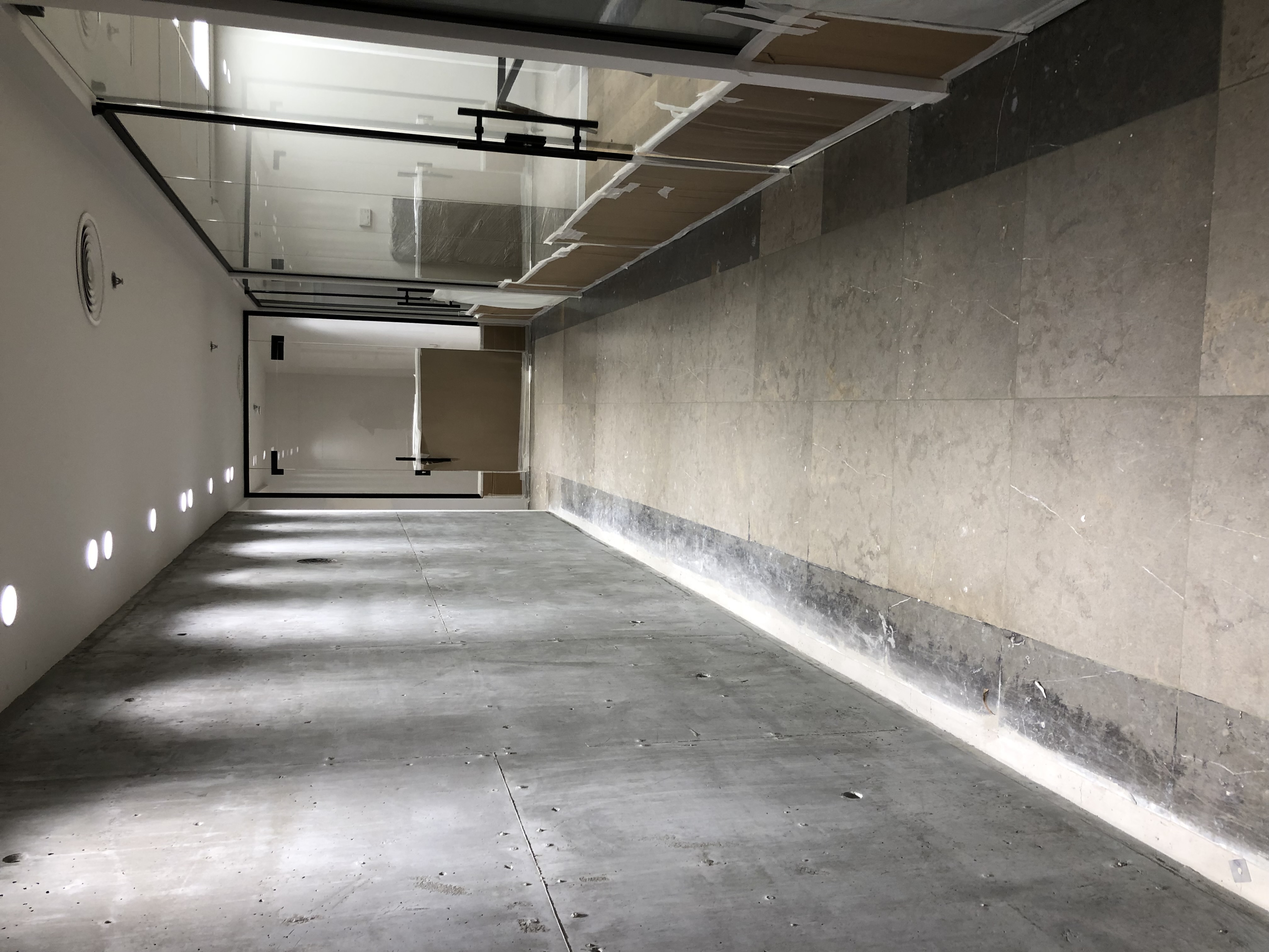 בניין בית טיוטה  חיפוי ריצפה לפני ואחרי