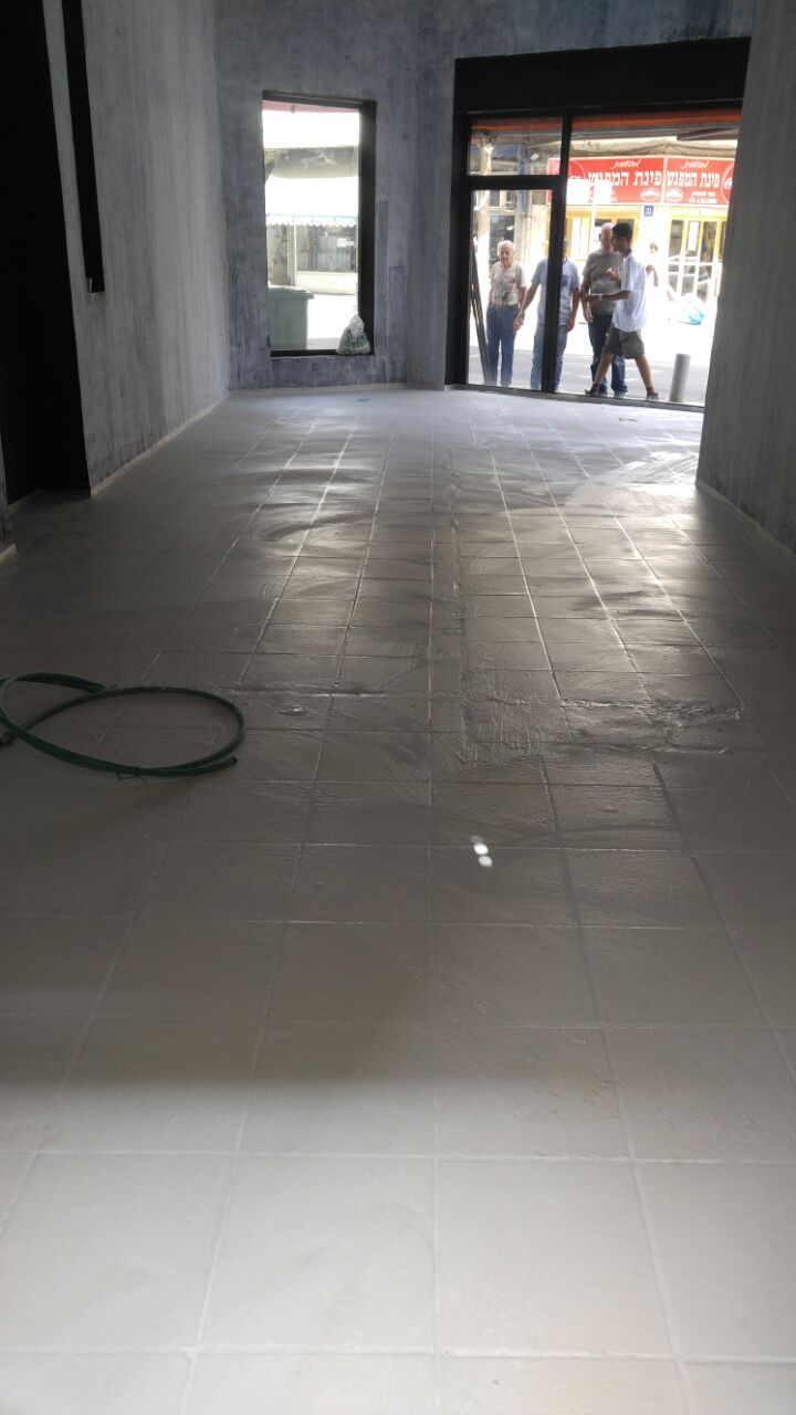 מיקרוטופינג שחור , תל אביב חנות בגדים