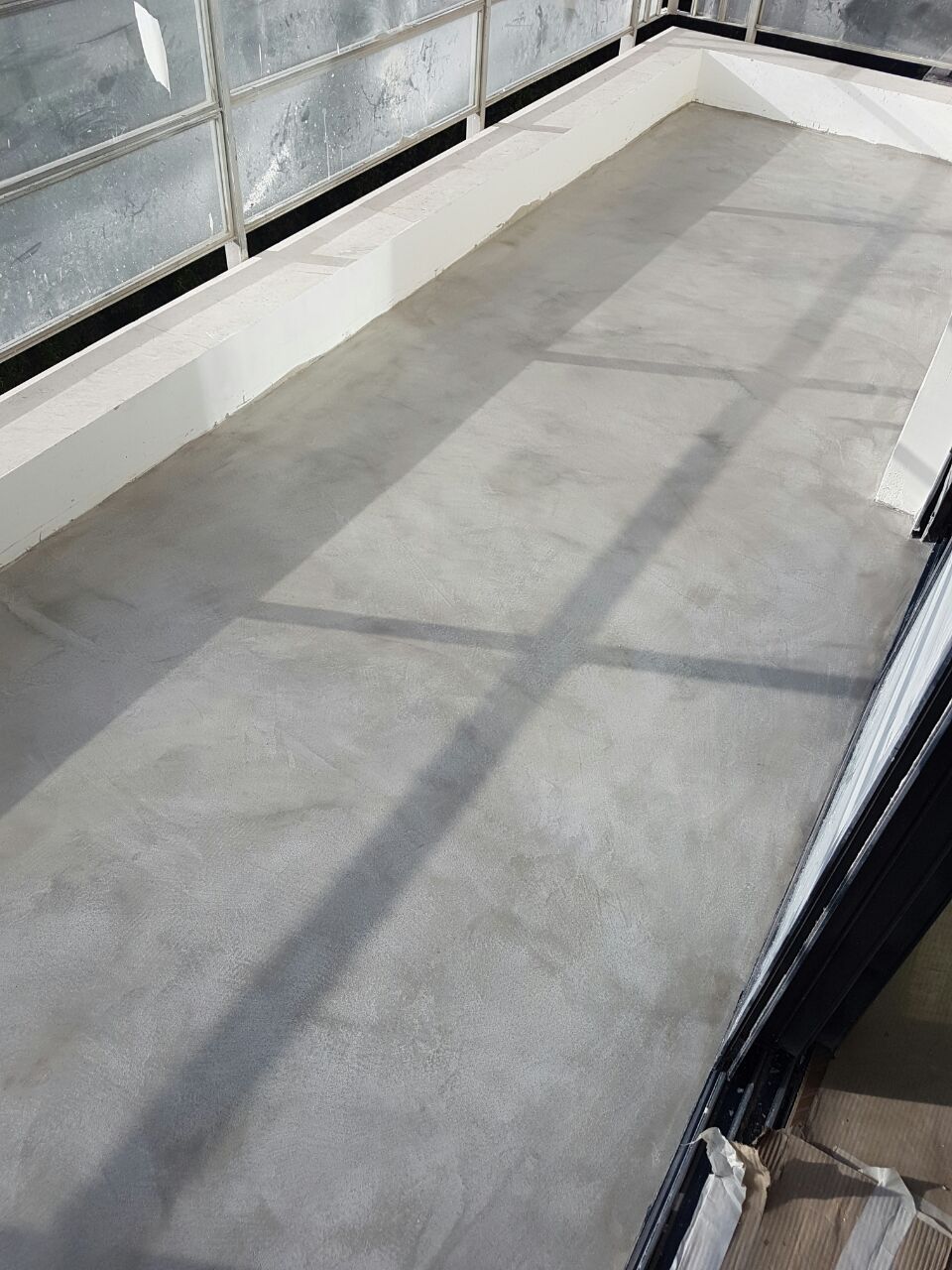 חדרים רטובים במיקורטופינג כולל מדרגות