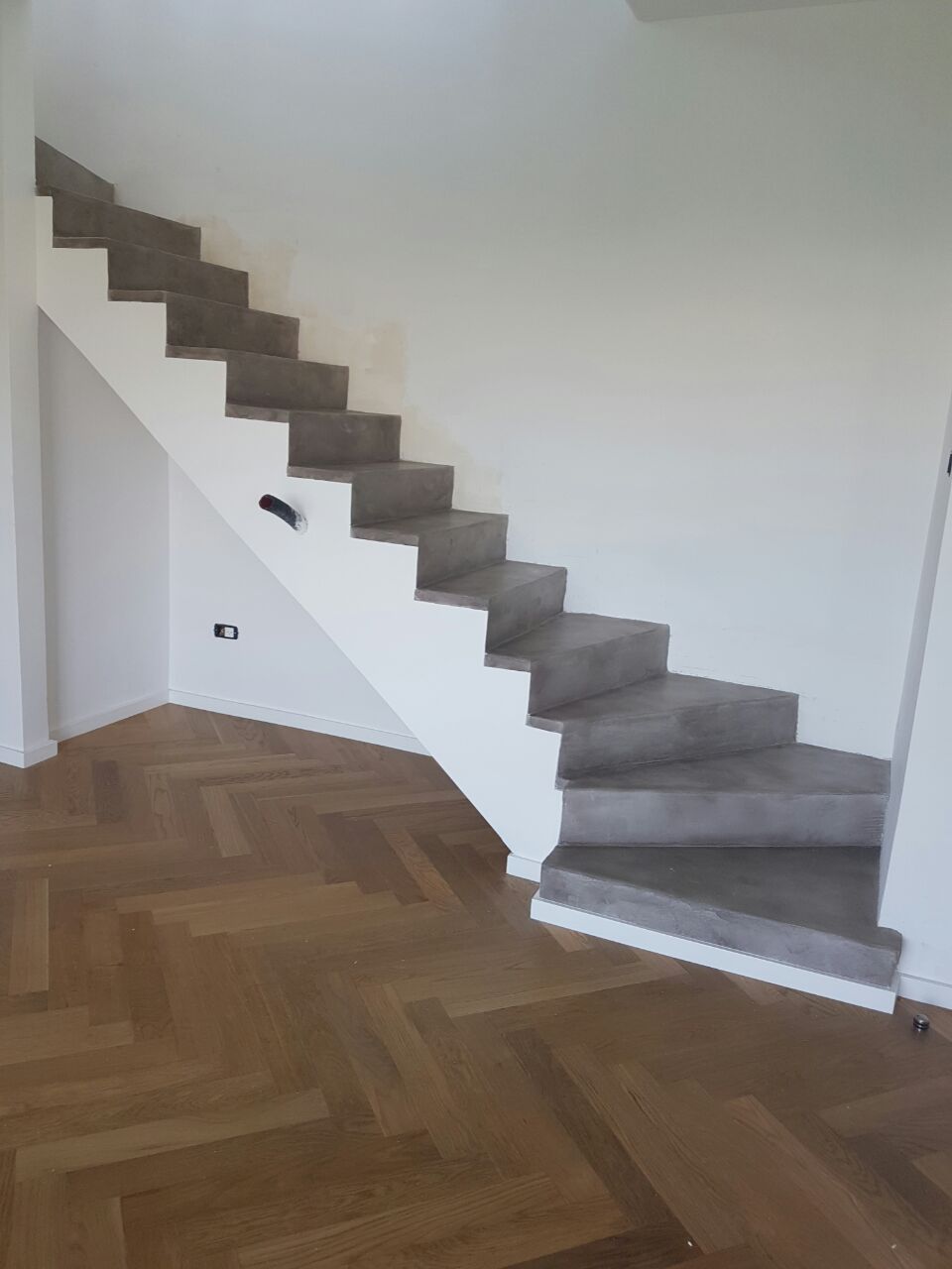 חדרים רטובים במיקורטופינג כולל מדרגות