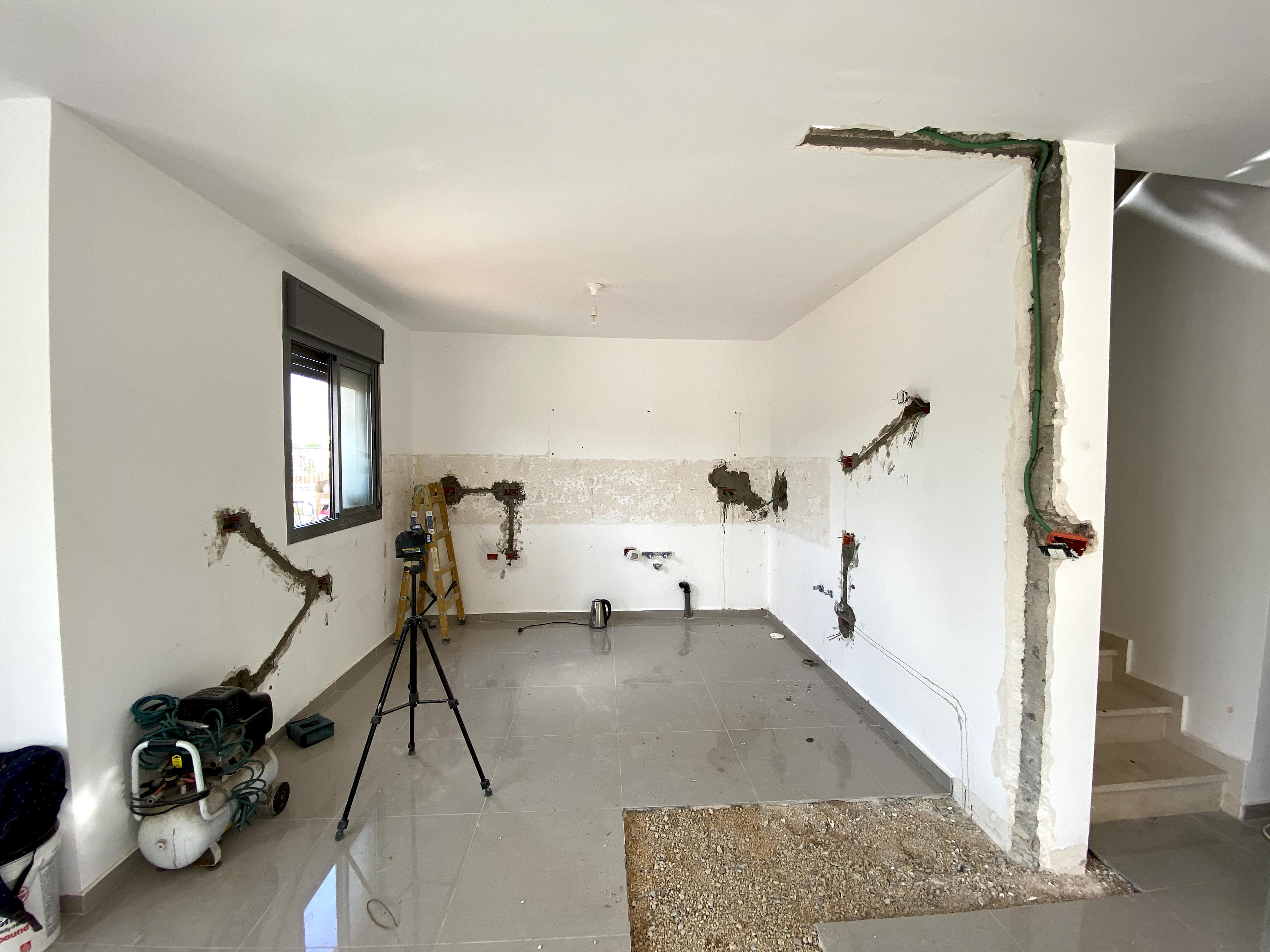 שיפוץ לדירה מקבלן + הוספה 2 חדרים בבניה