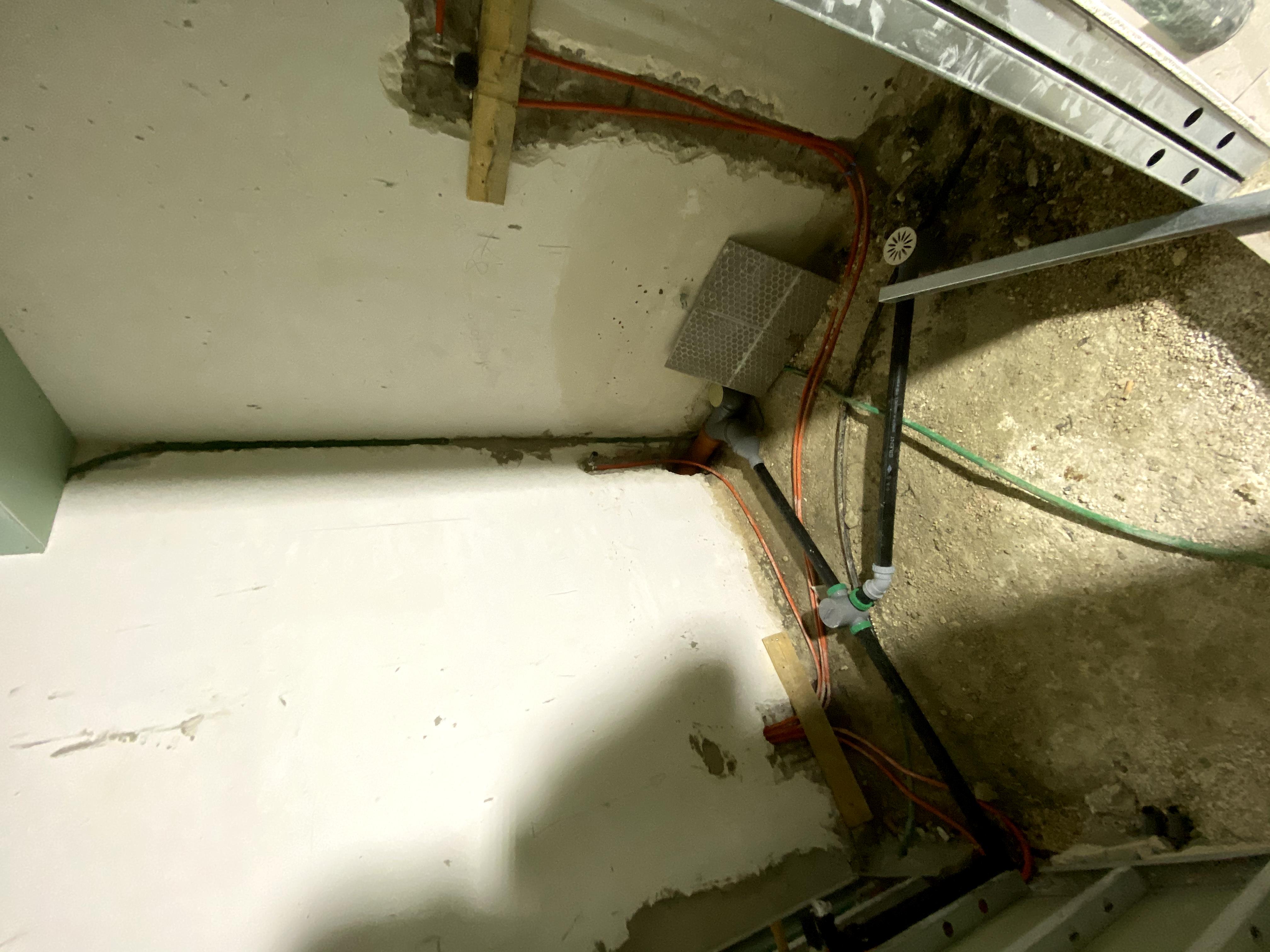 שיפוץ לדירה מקבלן + הוספה 2 חדרים בבניה