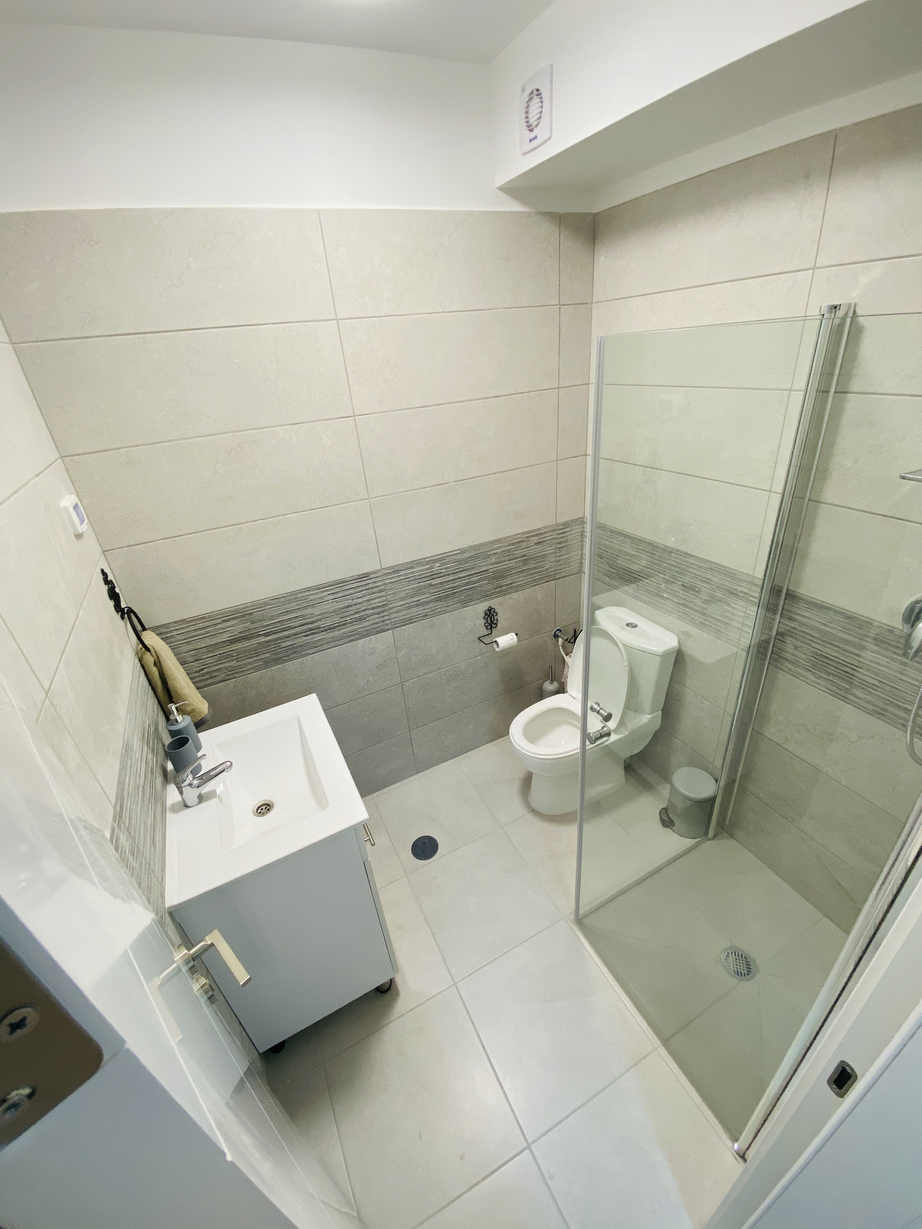 שיפוץ לדירה מקבלן + הוספה 2 חדרים בבניה