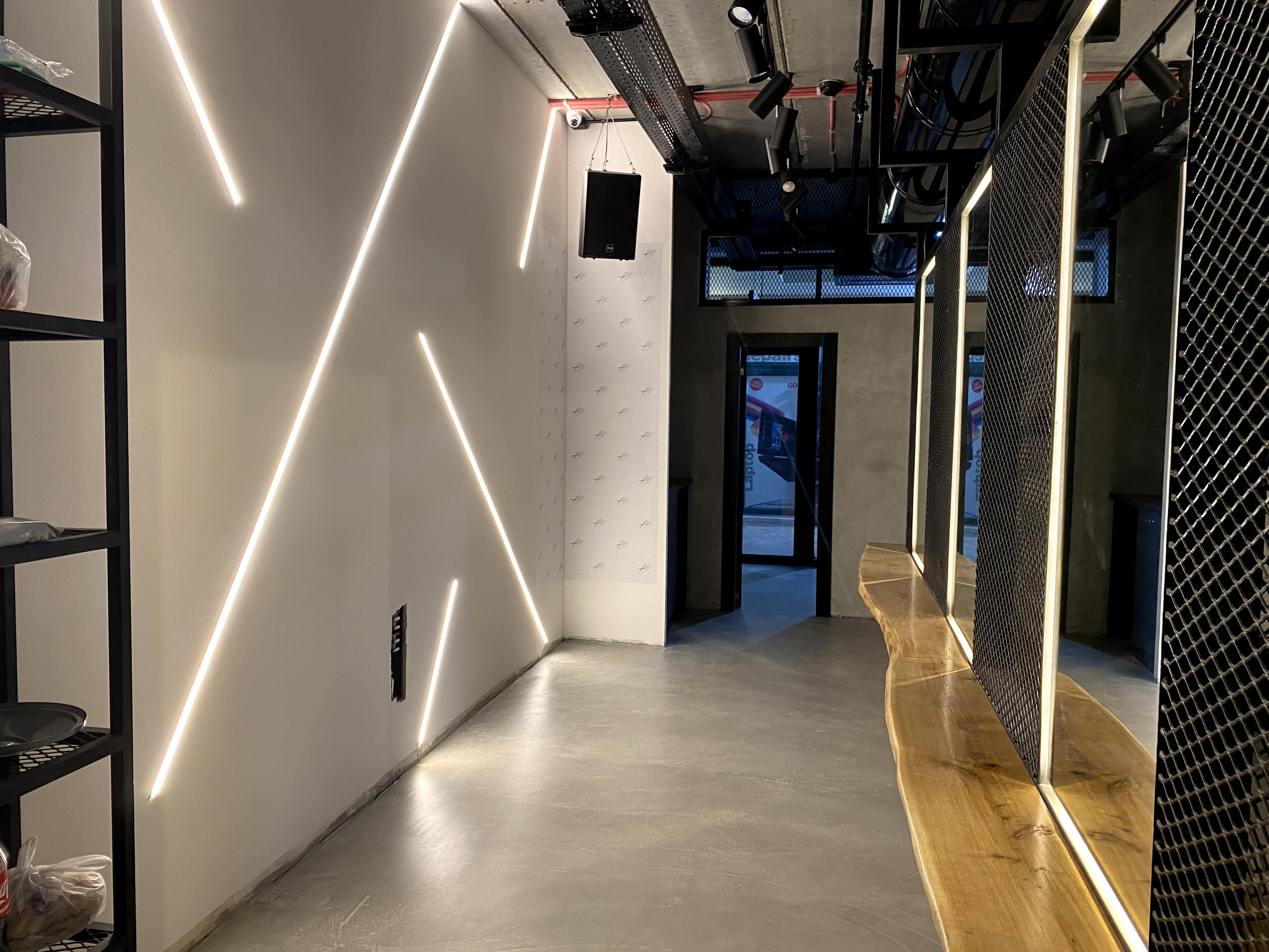 המספרה ! תכנון עיצוב וביצוע על ידי  .