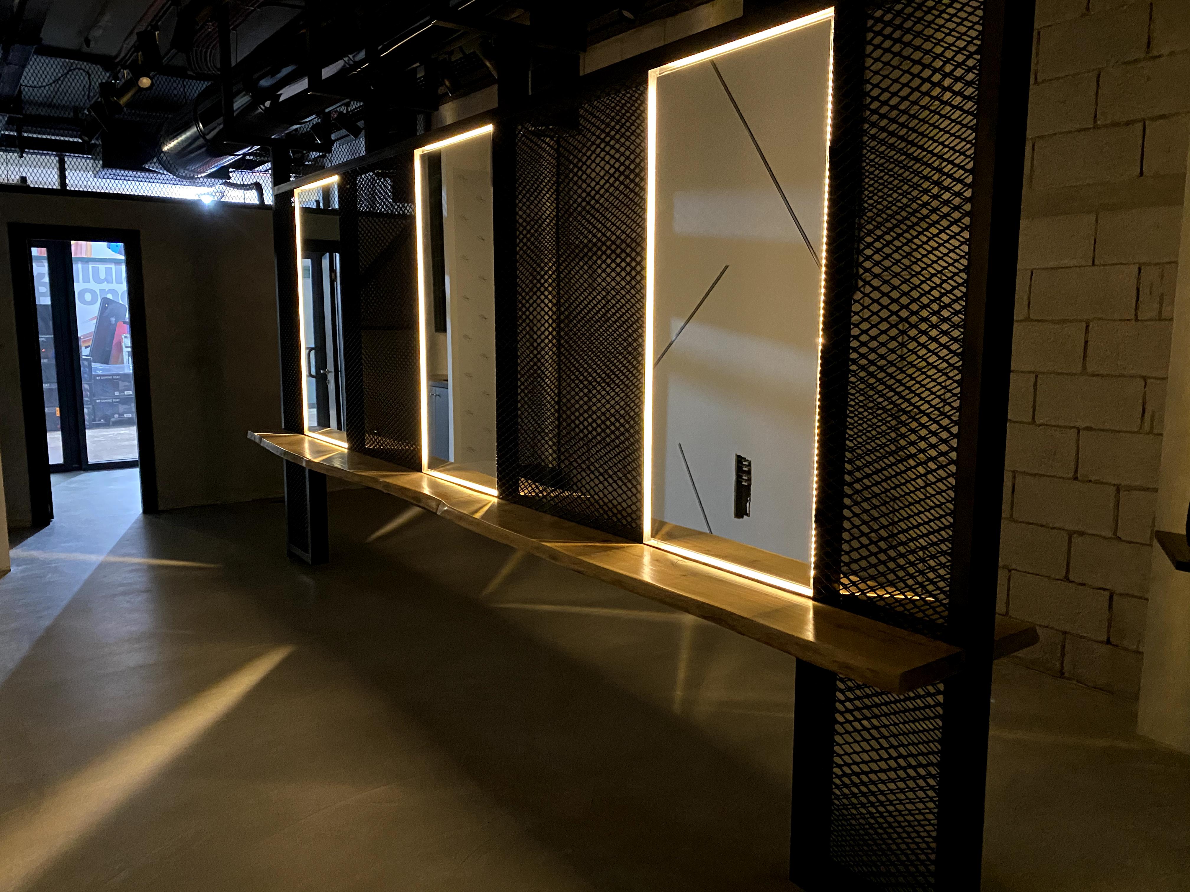 המספרה ! תכנון עיצוב וביצוע על ידי  .