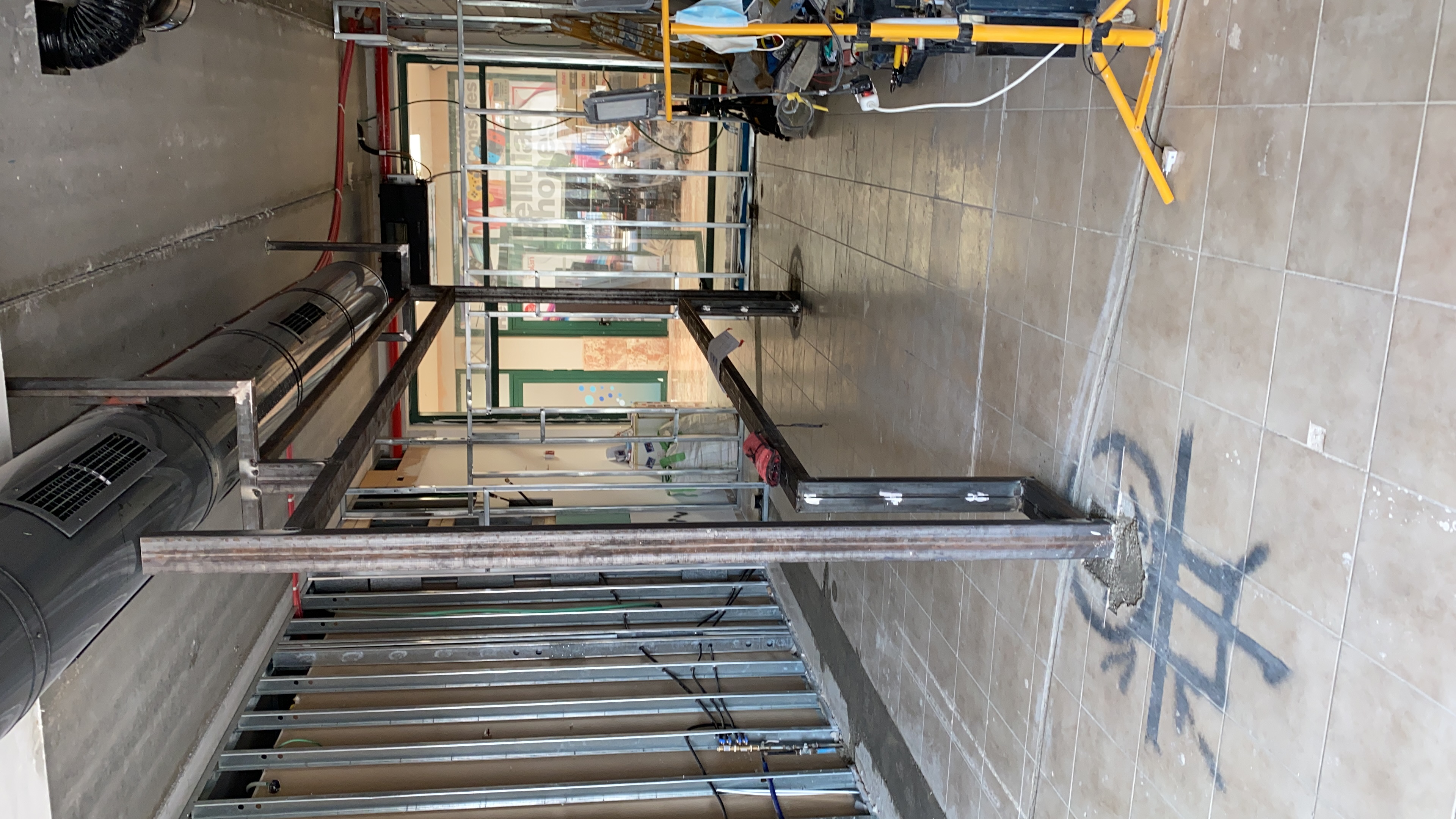 המספרה ! תכנון עיצוב וביצוע על ידי  .