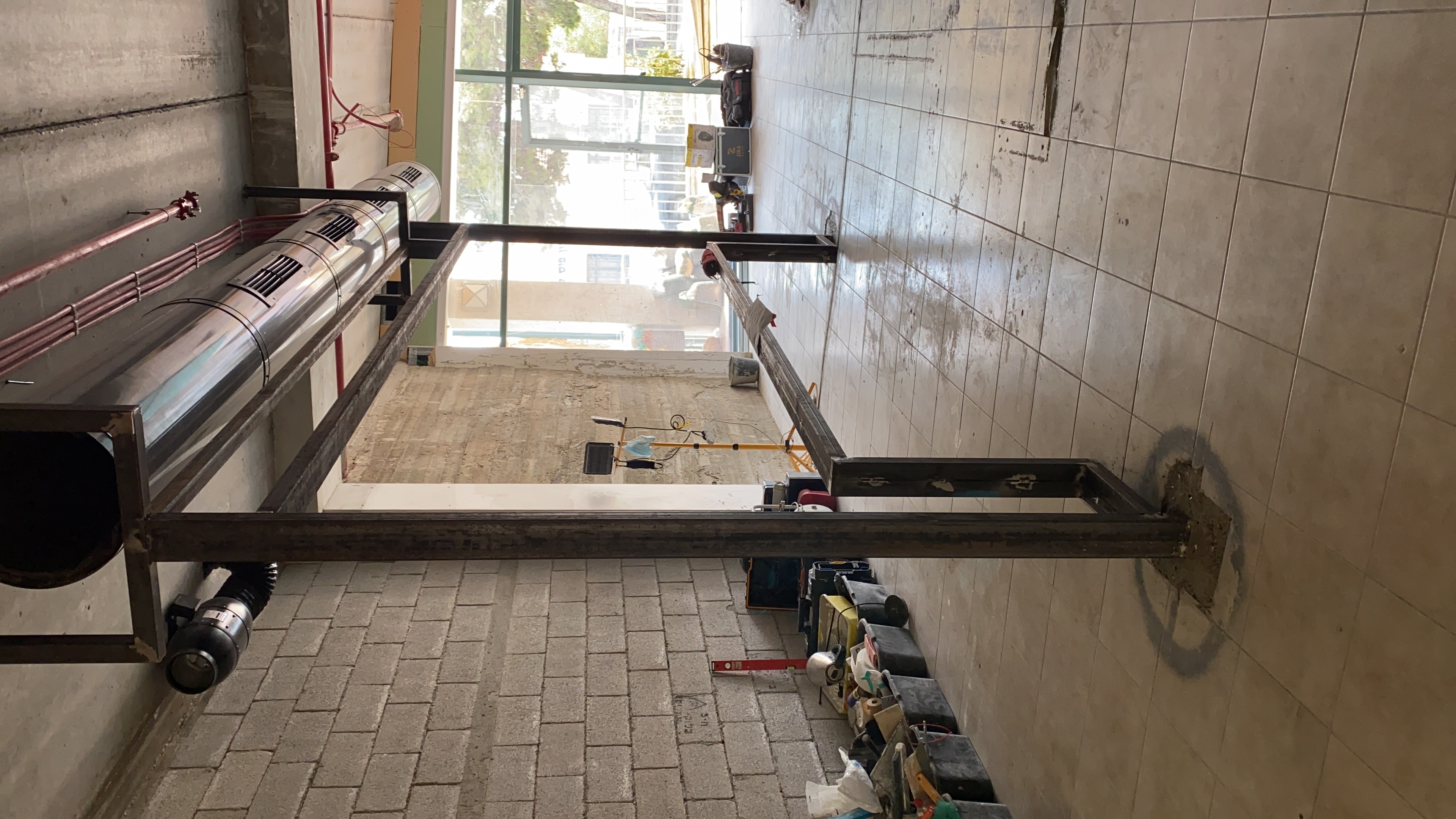 המספרה ! תכנון עיצוב וביצוע על ידי  .