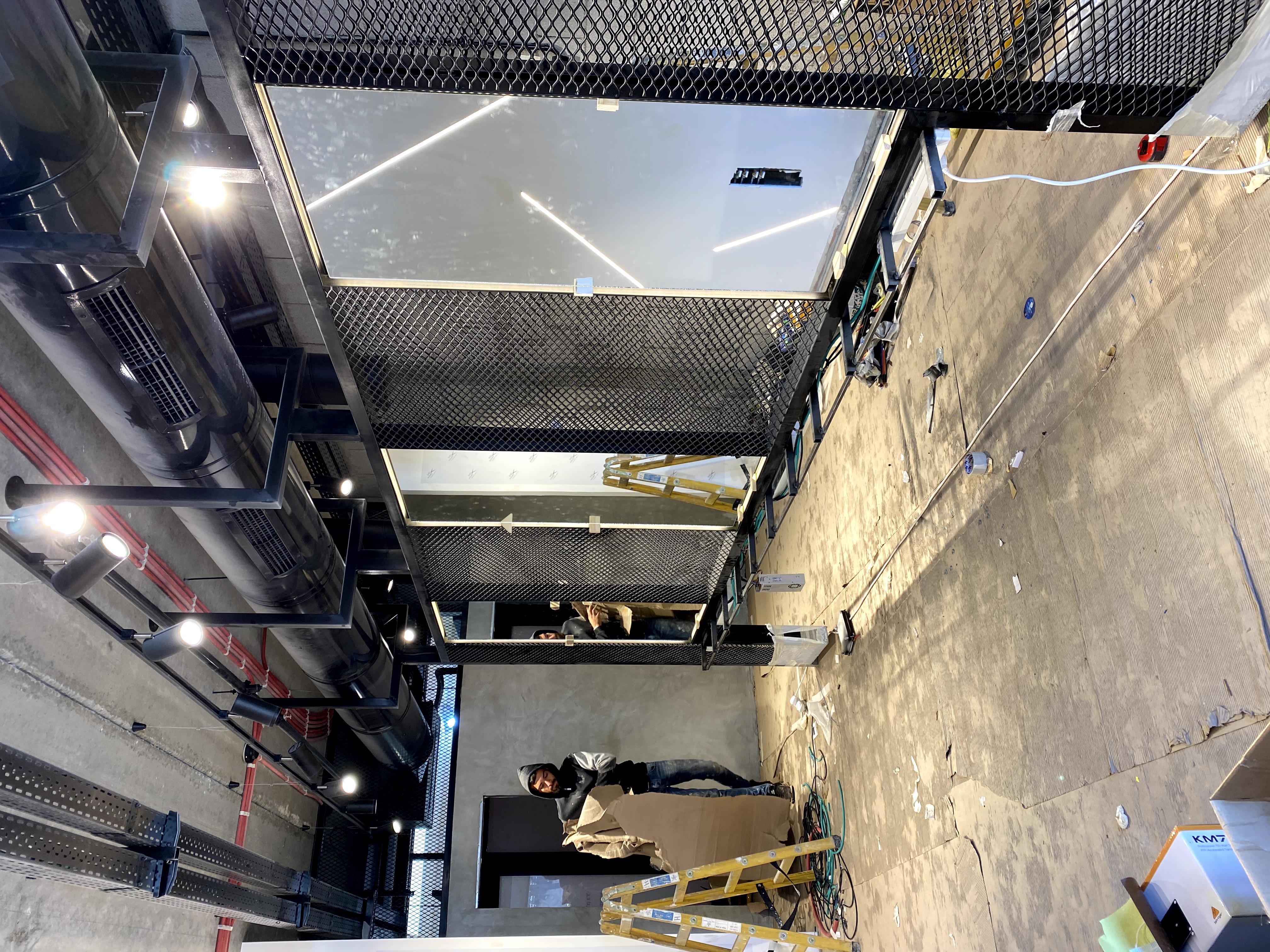 המספרה ! תכנון עיצוב וביצוע על ידי  .