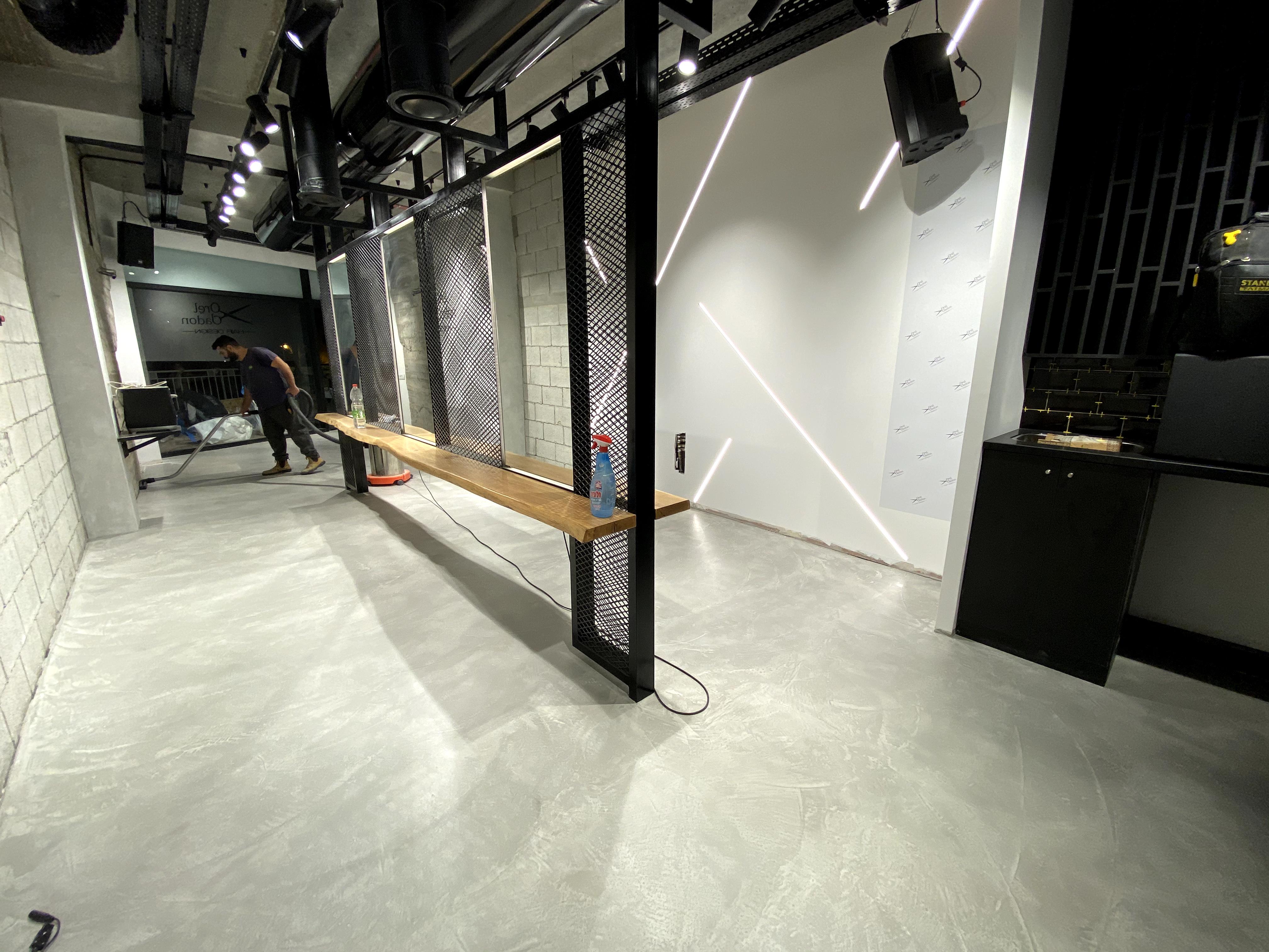 המספרה ! תכנון עיצוב וביצוע על ידי  .