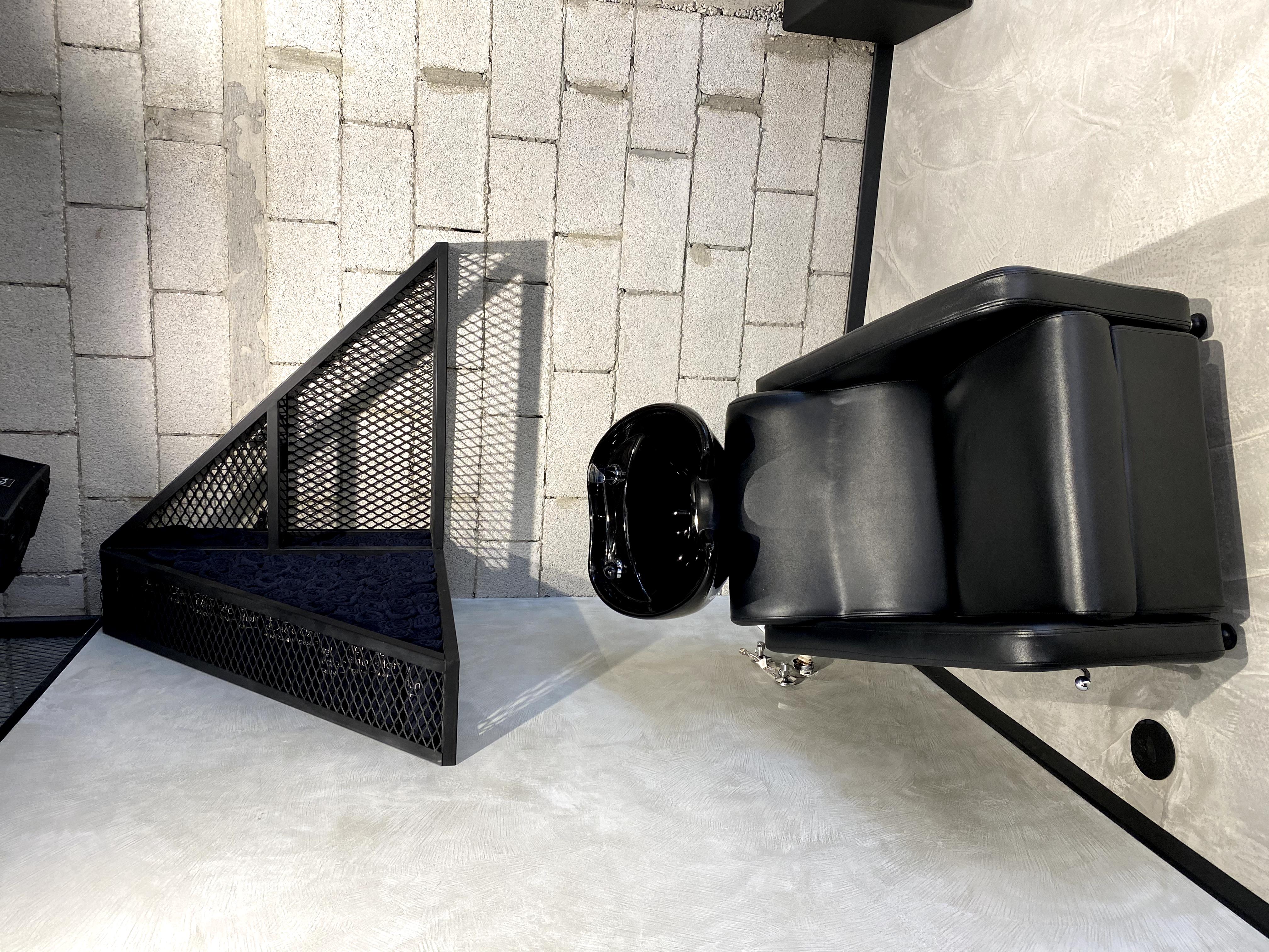 המספרה ! תכנון עיצוב וביצוע על ידי  .