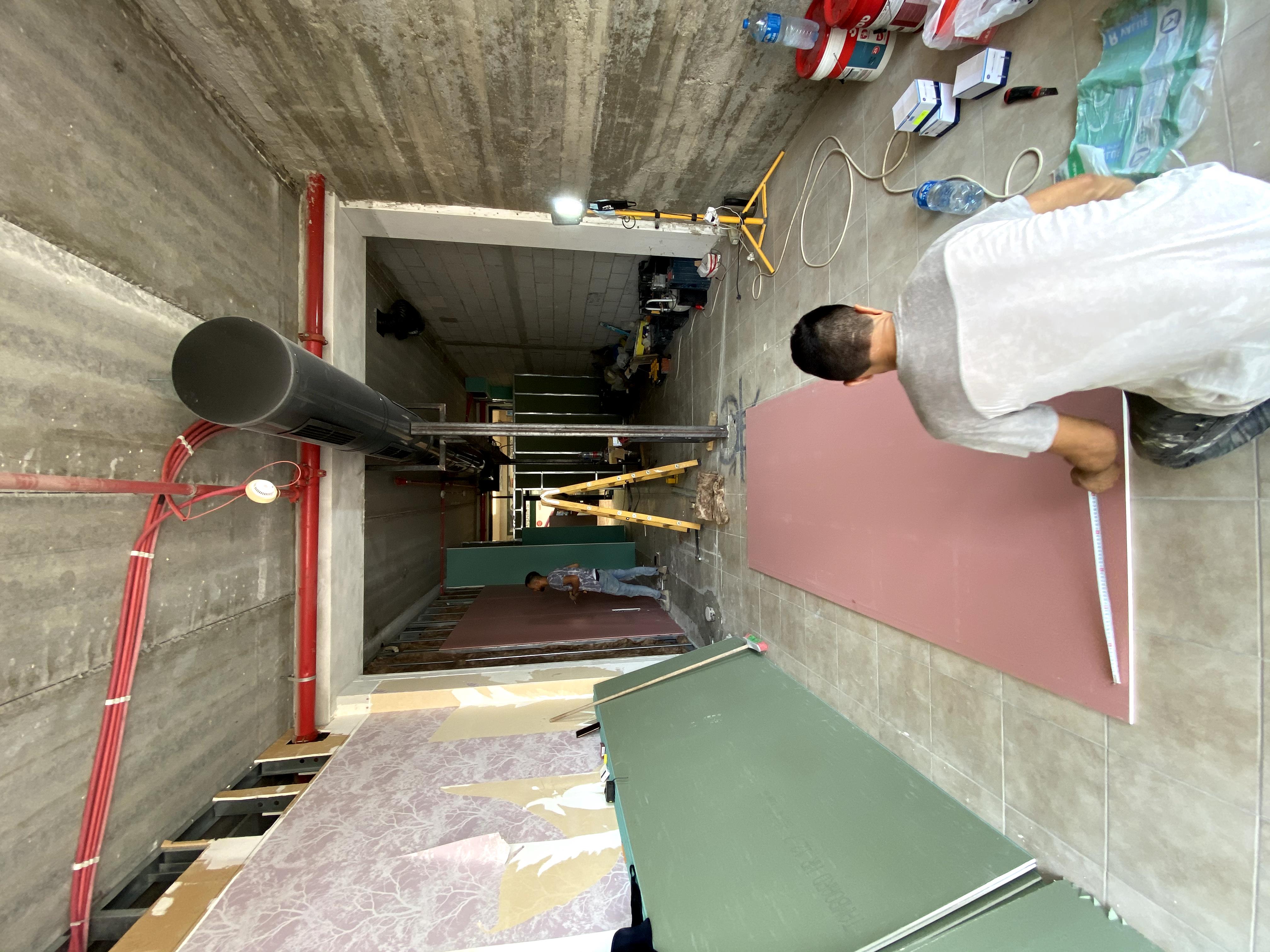 המספרה ! תכנון עיצוב וביצוע על ידי  .