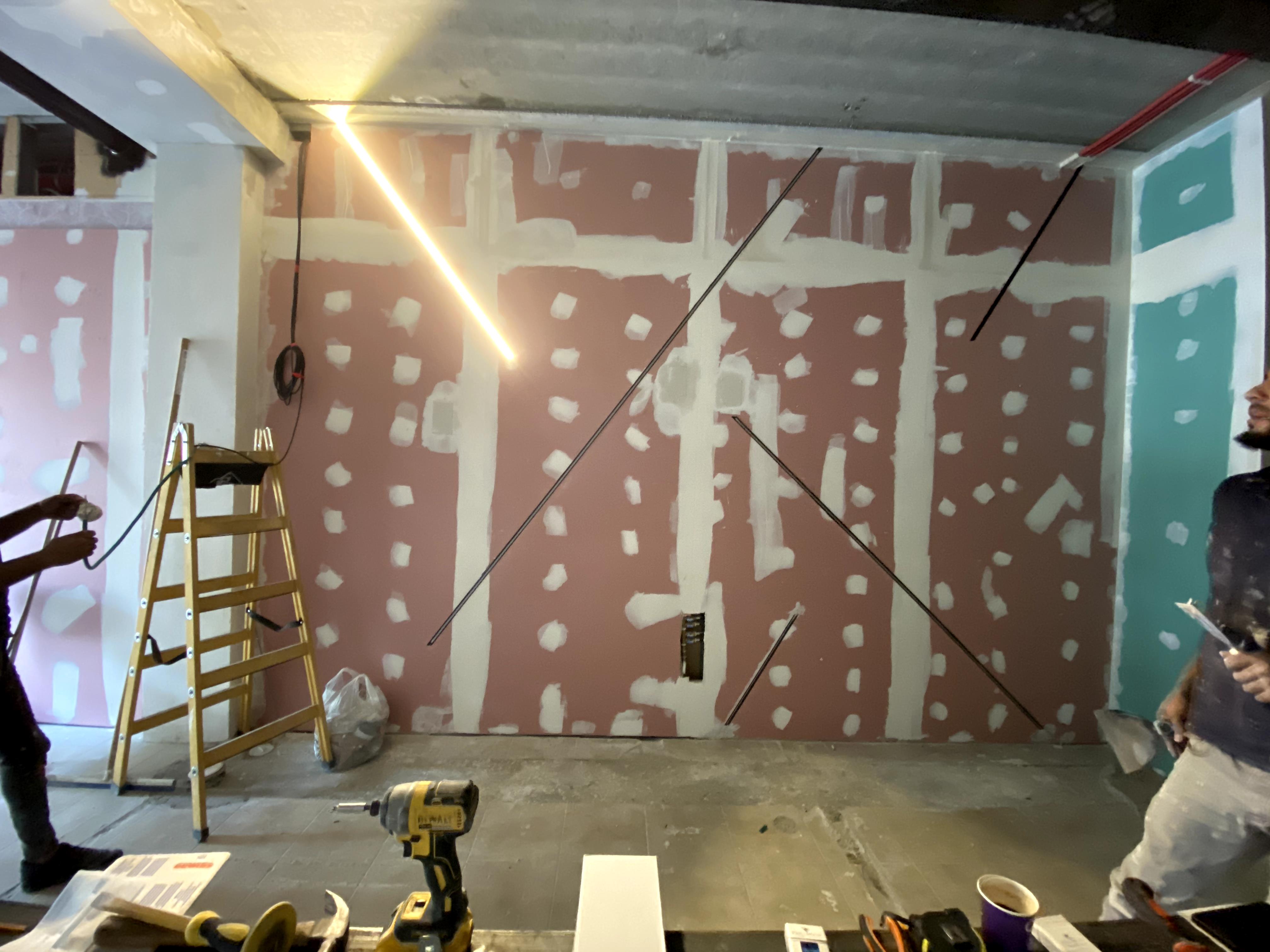 המספרה ! תכנון עיצוב וביצוע על ידי  .