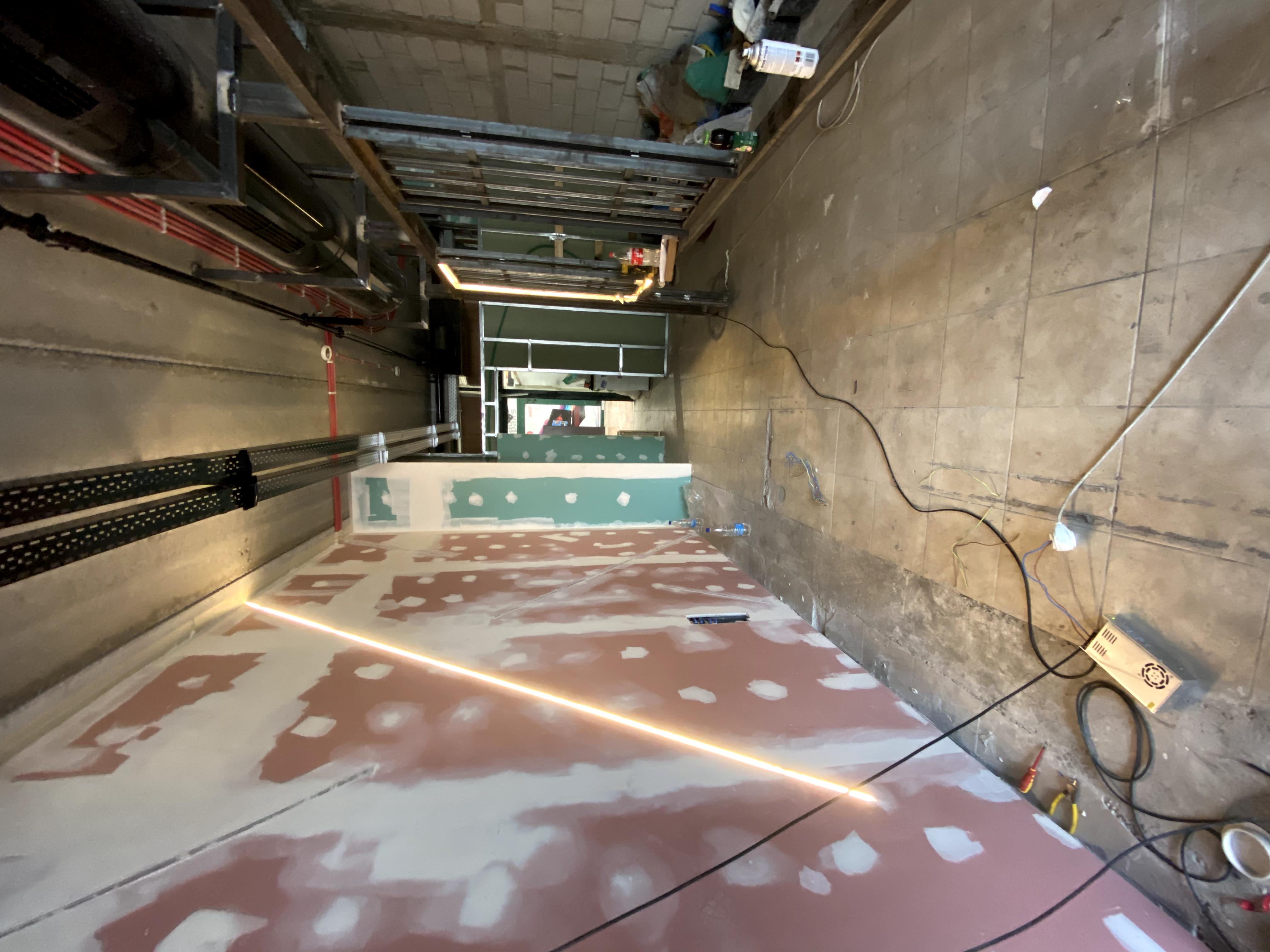 המספרה ! תכנון עיצוב וביצוע על ידי  .