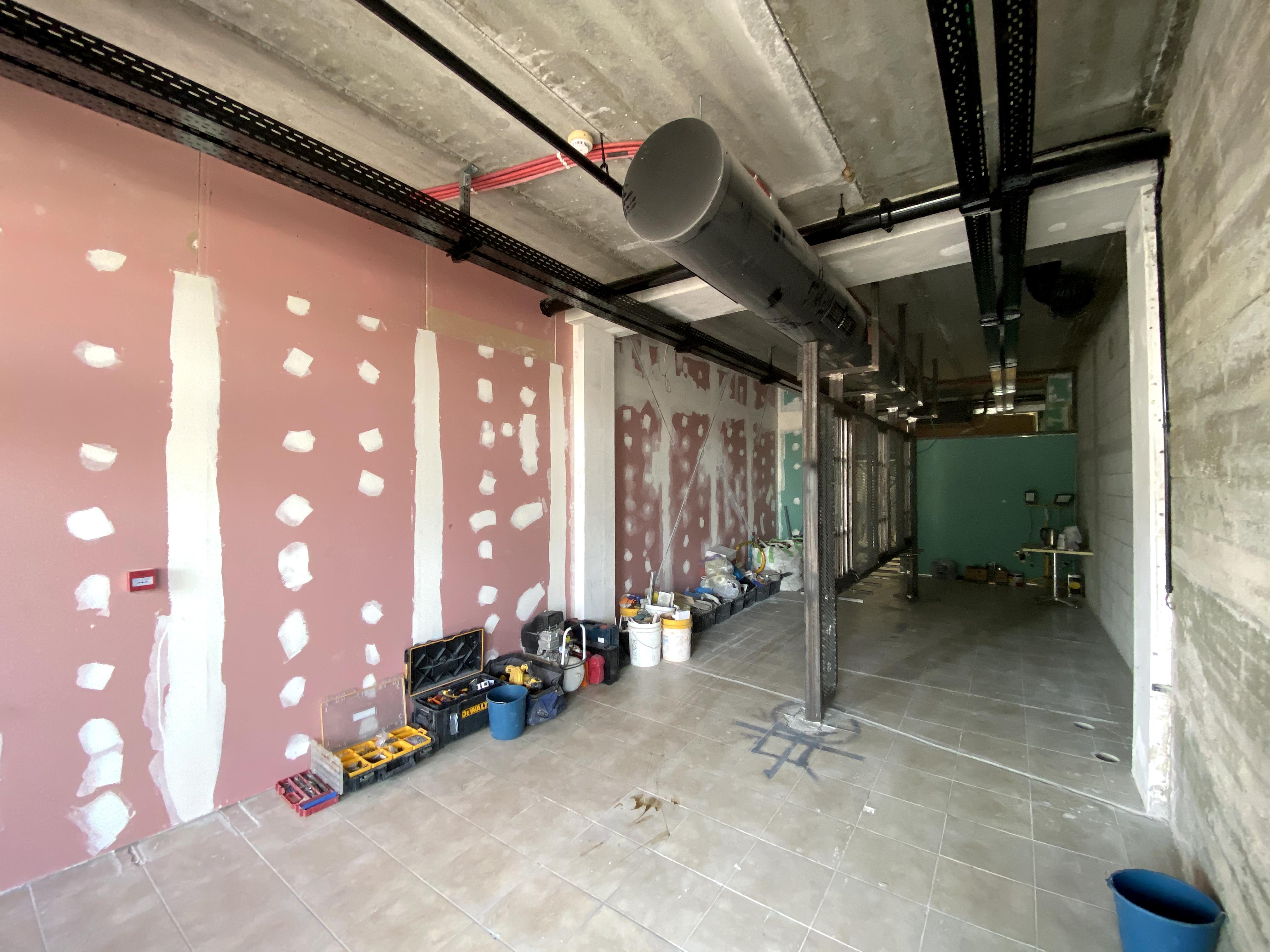 המספרה ! תכנון עיצוב וביצוע על ידי  .