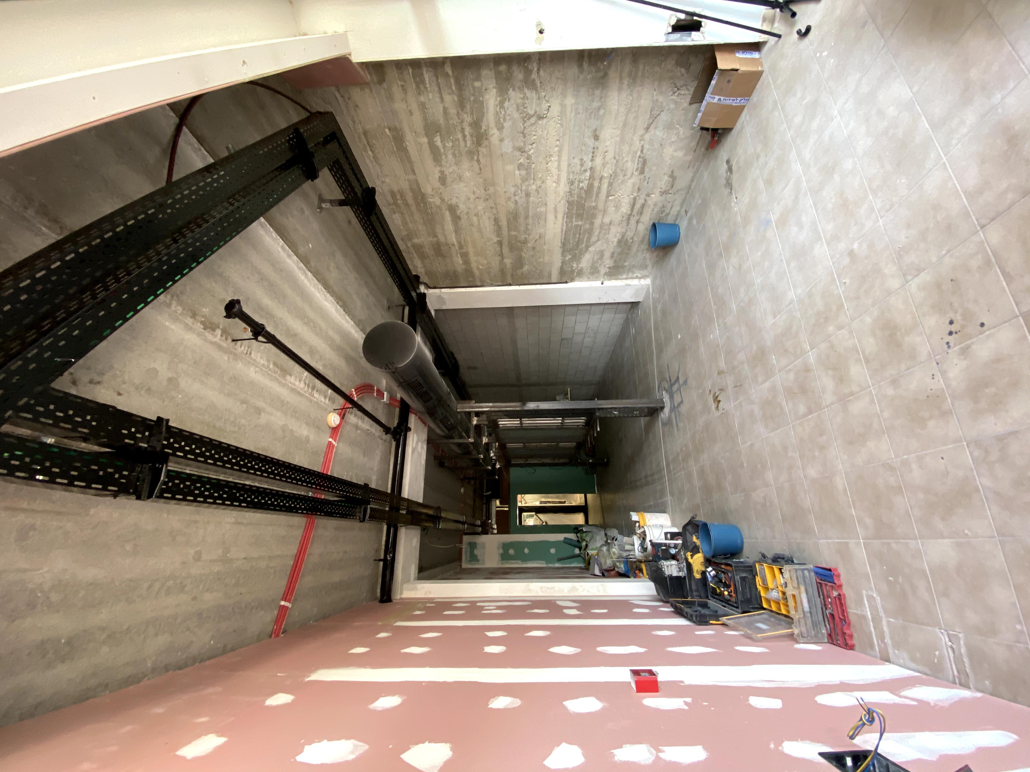 המספרה ! תכנון עיצוב וביצוע על ידי  .